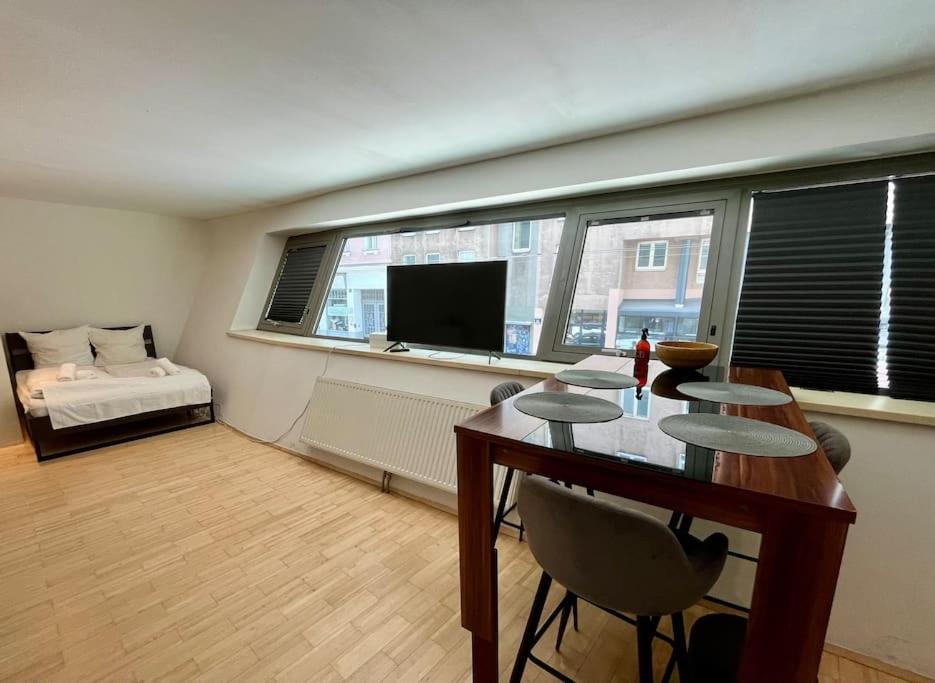 Spacious In The Popular 7th District Apartment Wien