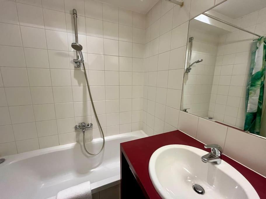 Spacious In The Popular 7th District Apartment *