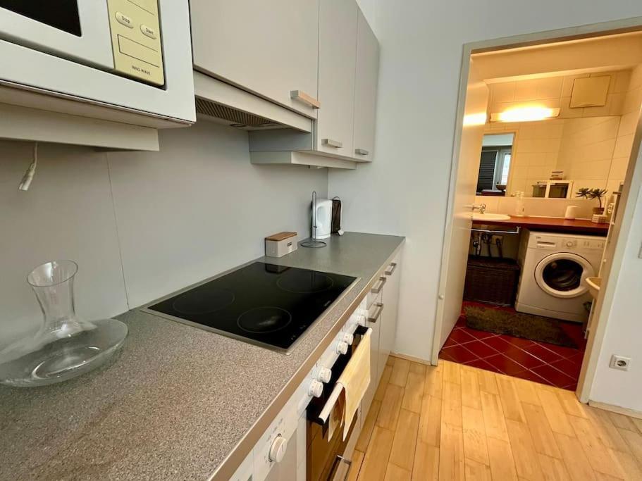 Spacious In The Popular 7th District Wien