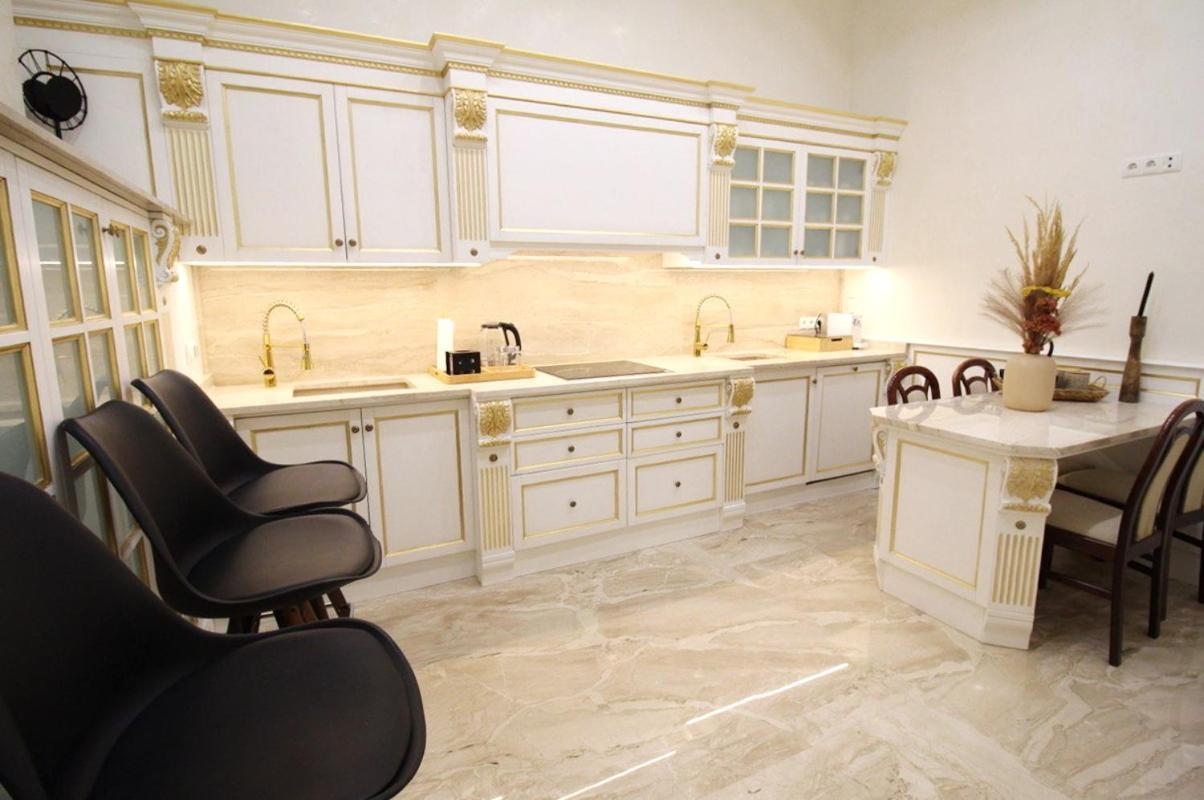 Luxurious In Center Kn Apartamento