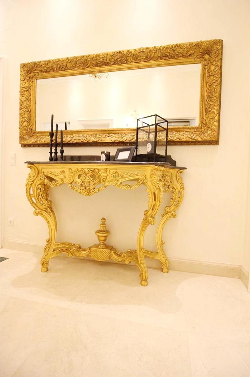 Luxurious In Center Kn *