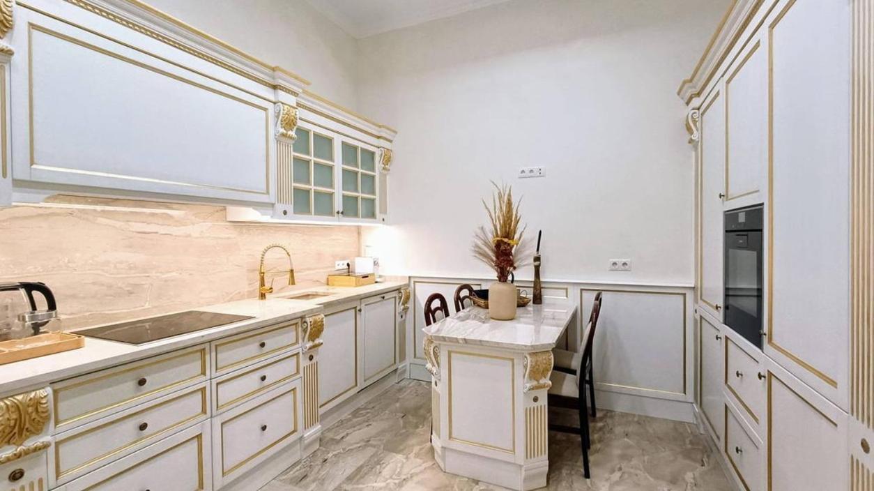 Apartamento Luxurious In Center Kn