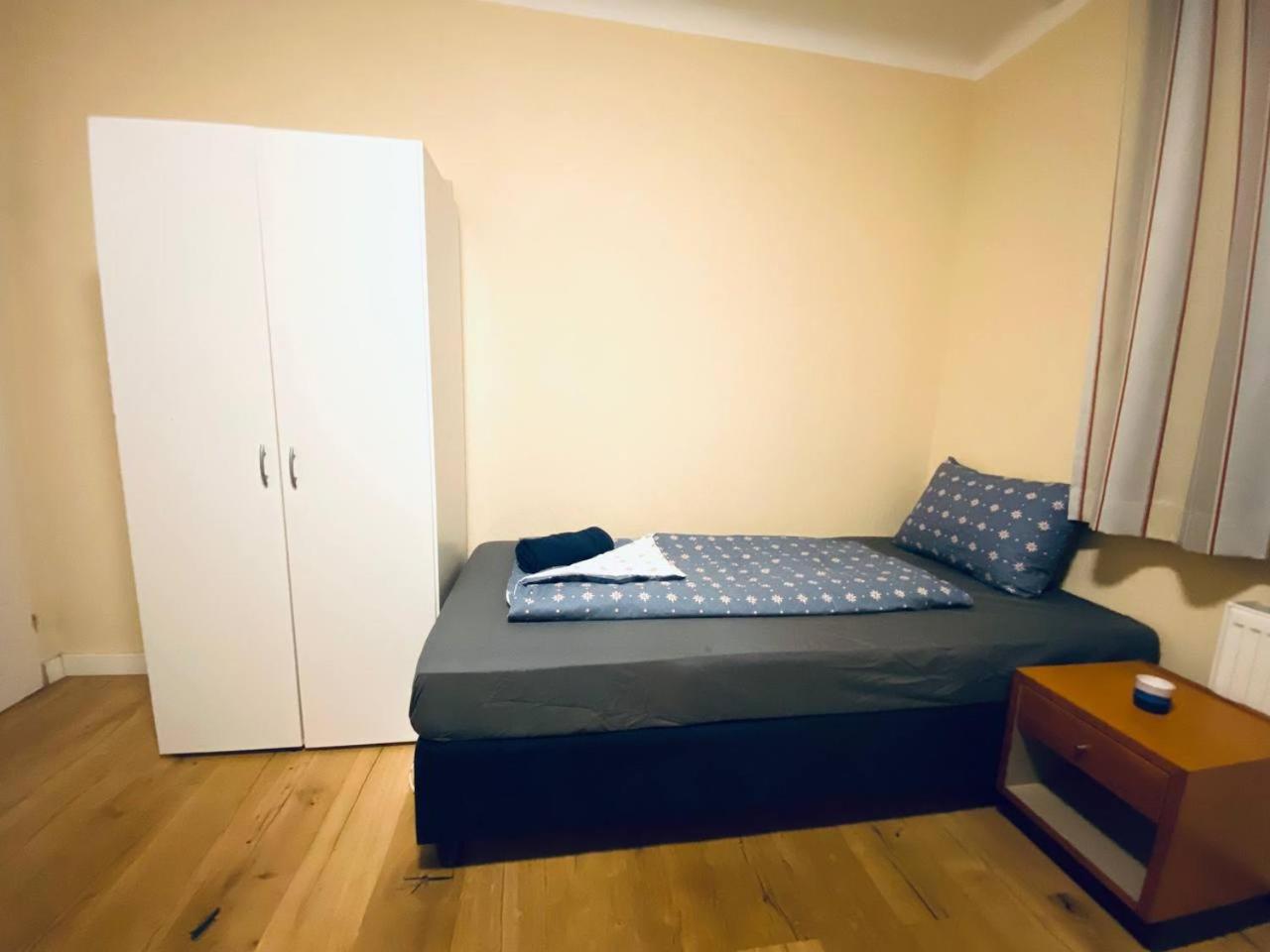 Tripel In Floridsdorf Area Homestay