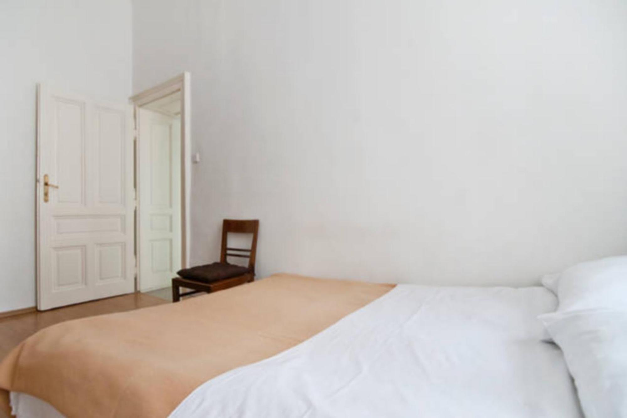 Maximillian Aparthotel 2*