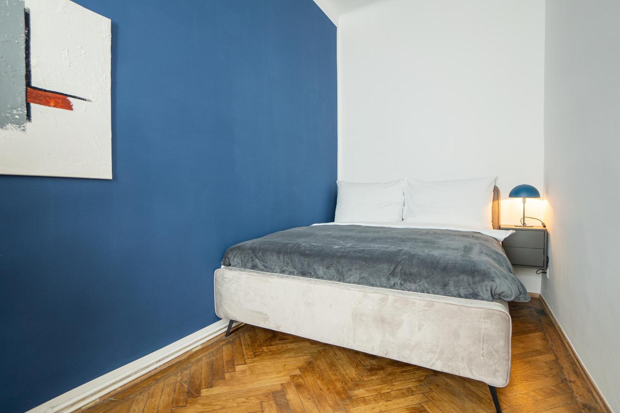 Pet-friendly Modern Near Belvedere Apartment