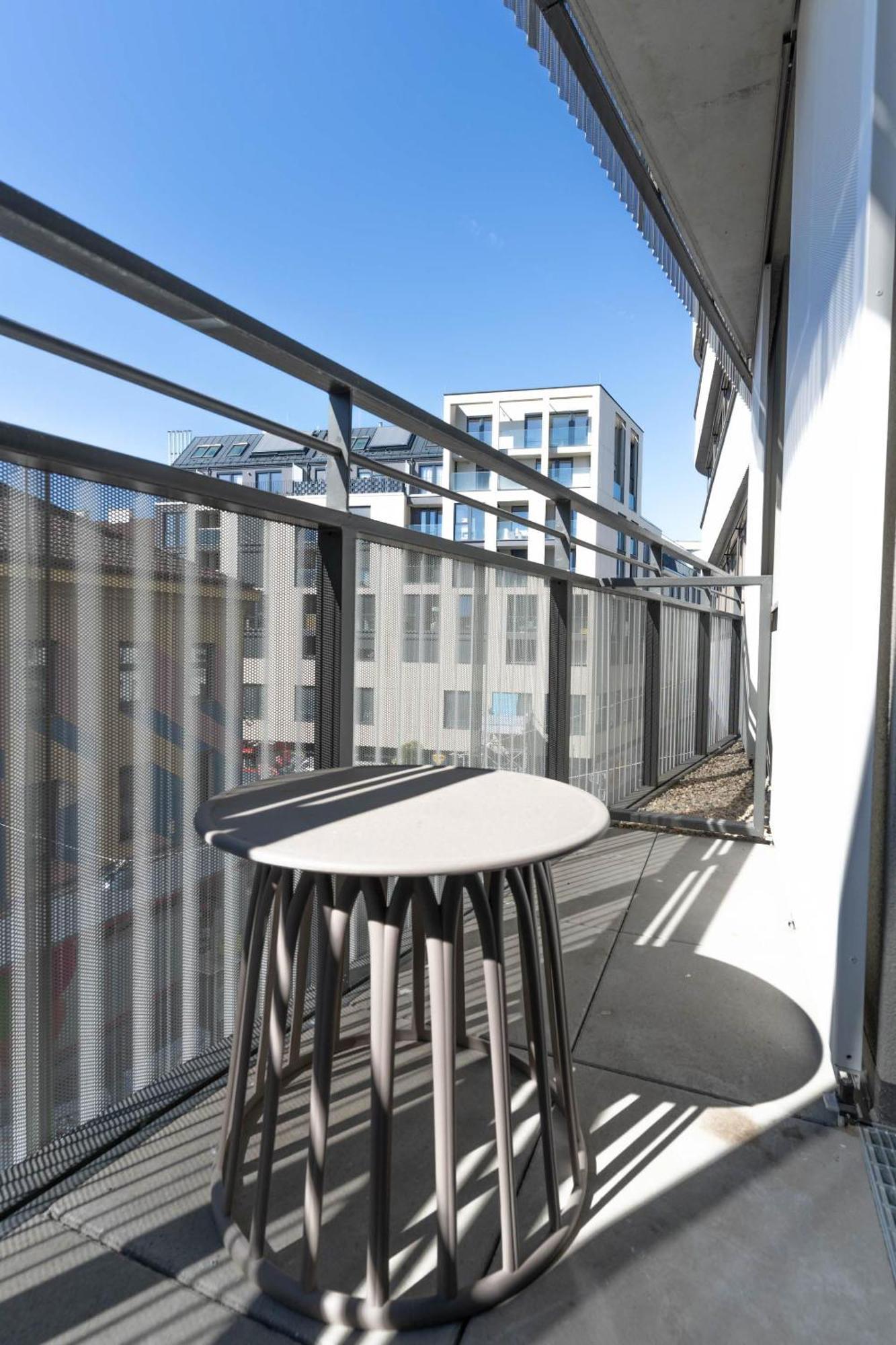 Limehome Favoritenstr.