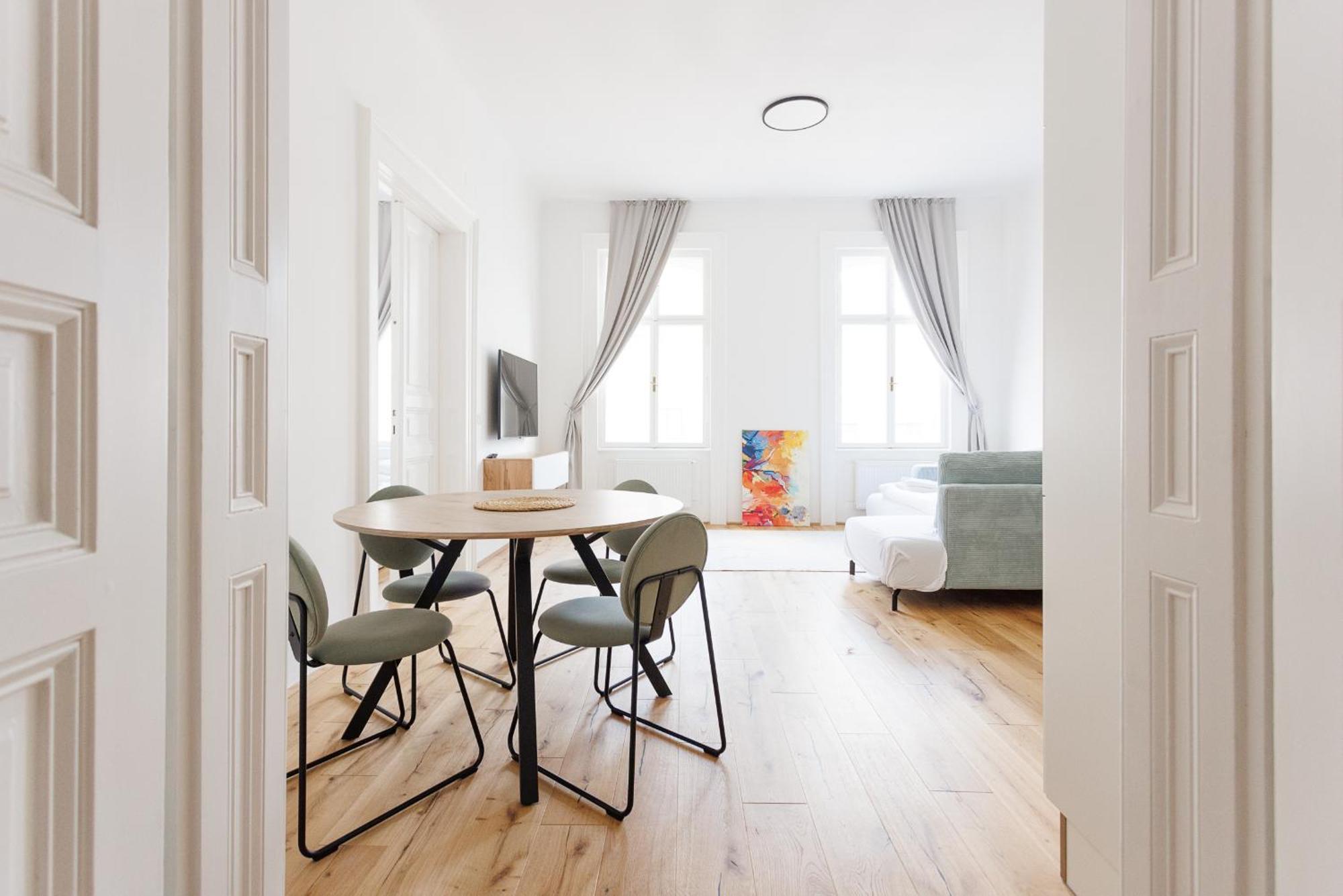 4ty3 - Stadtpark Is Calling Apartamento