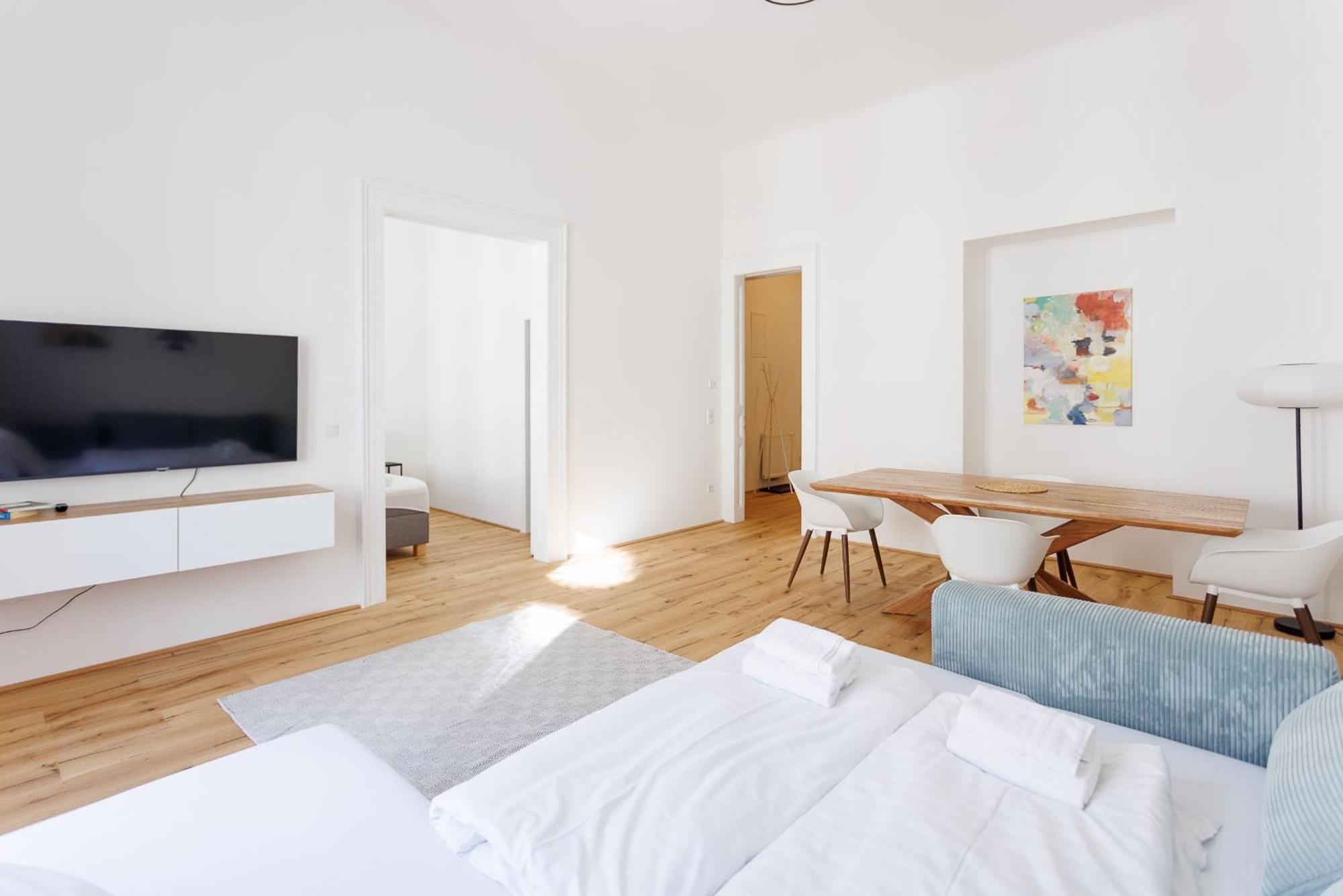 4ty3 - Stadtpark Is Calling Apartamento