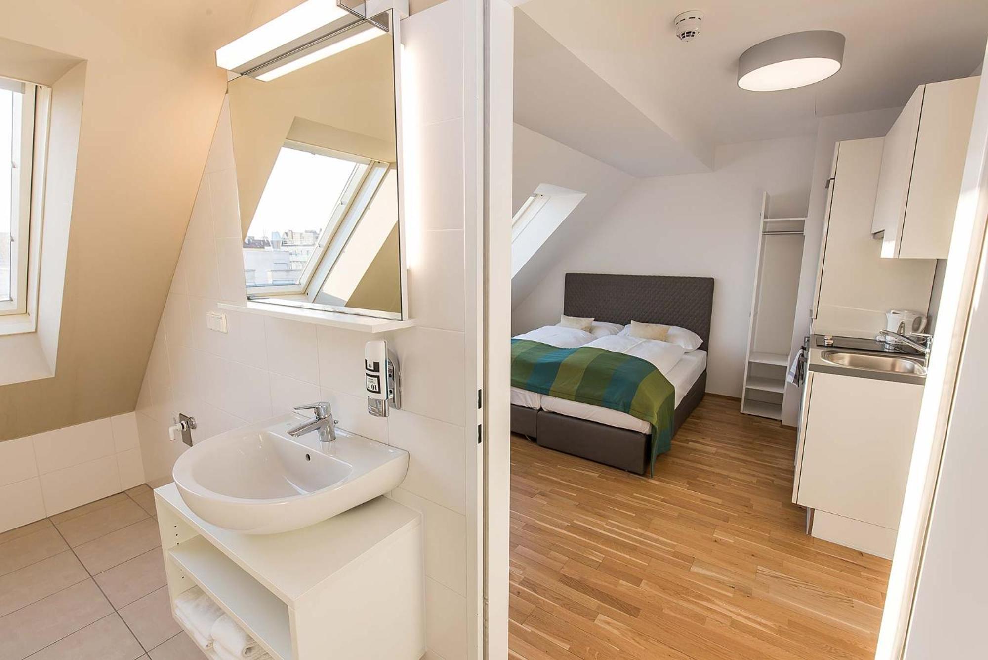 Smart Living - Hauptbahnhof - Self Check-in 4*