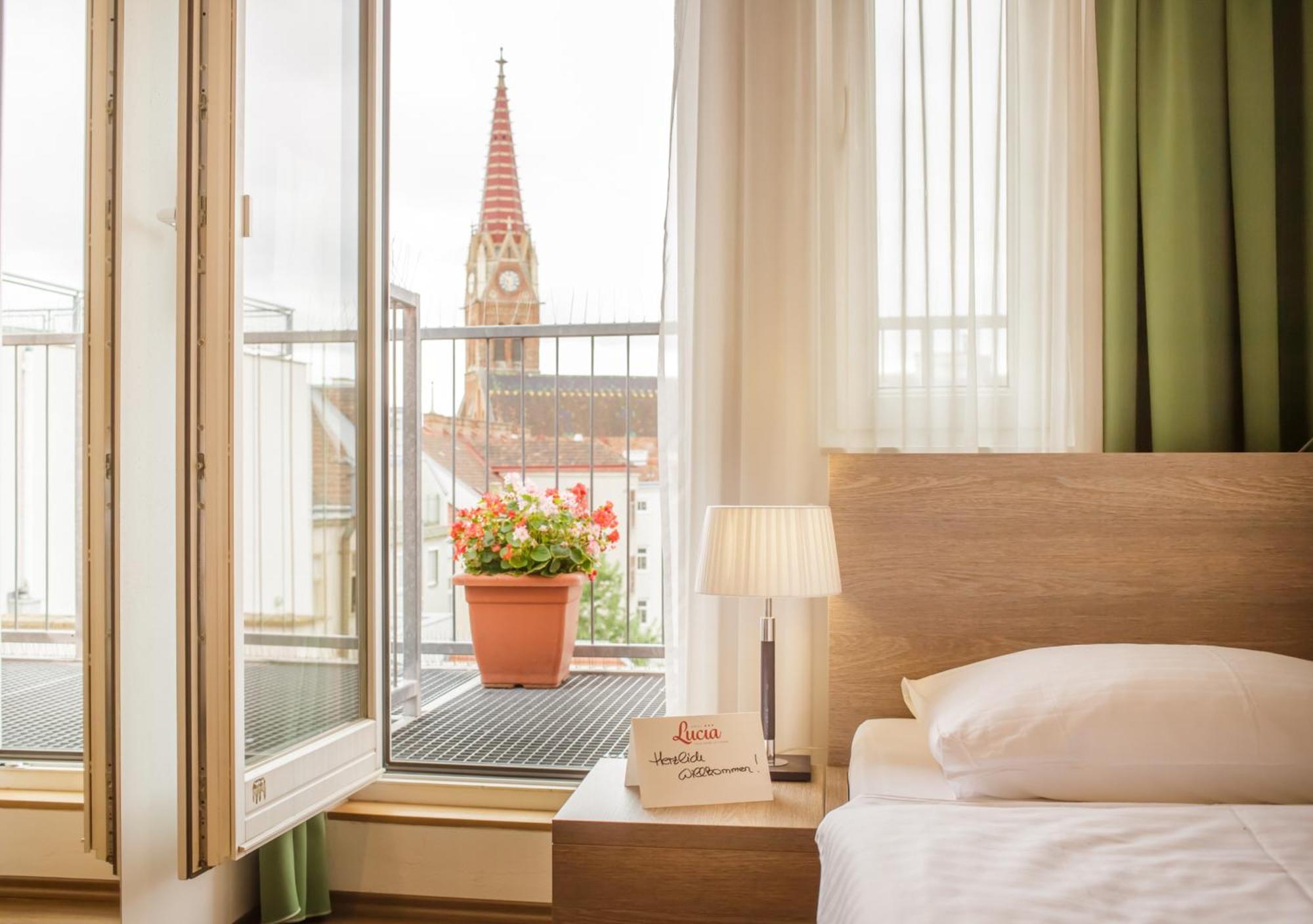 Hotel Lucia 3*
