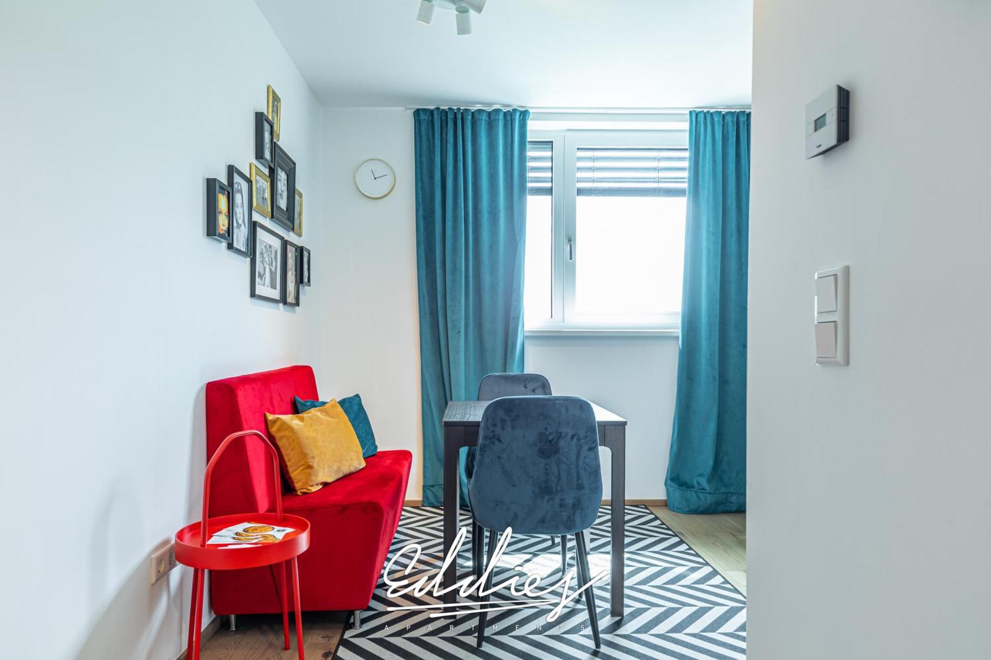 Eddie's Design Apartment *