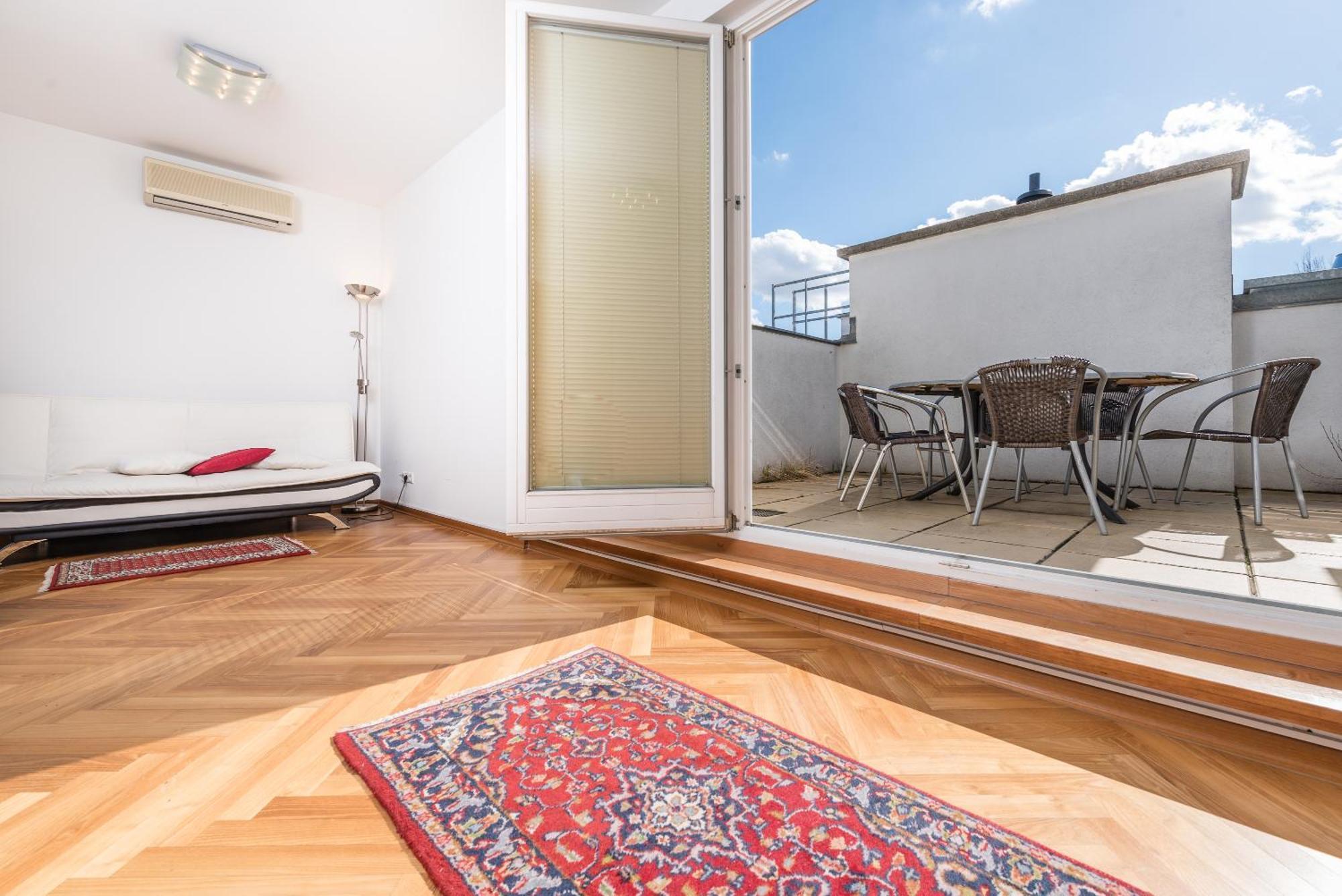 Apartments Next To Vienna Stateopera With Aircondition Apartment