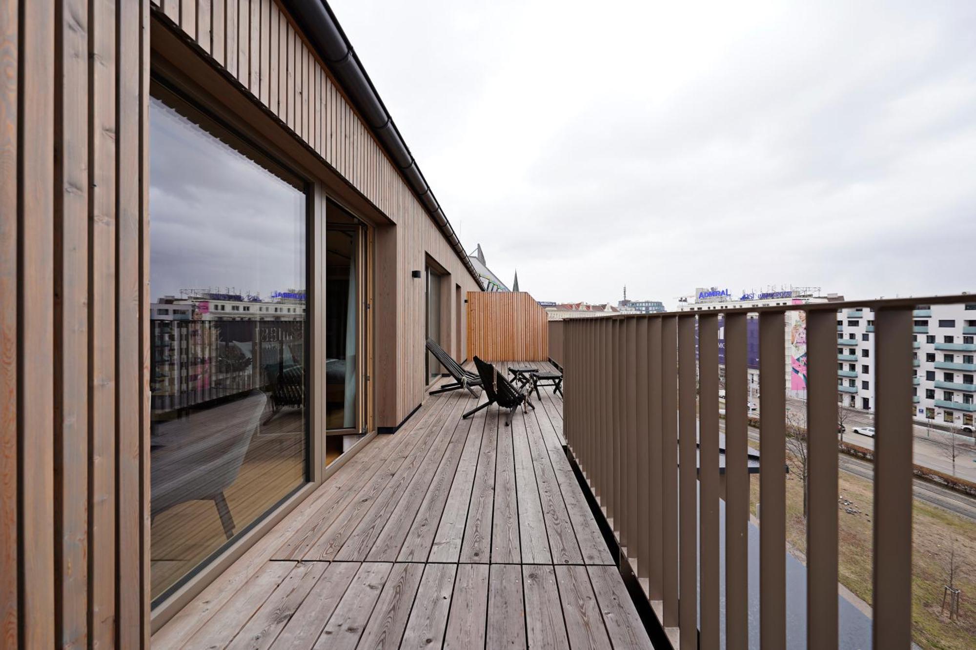 Numa Wood Aparthotel
