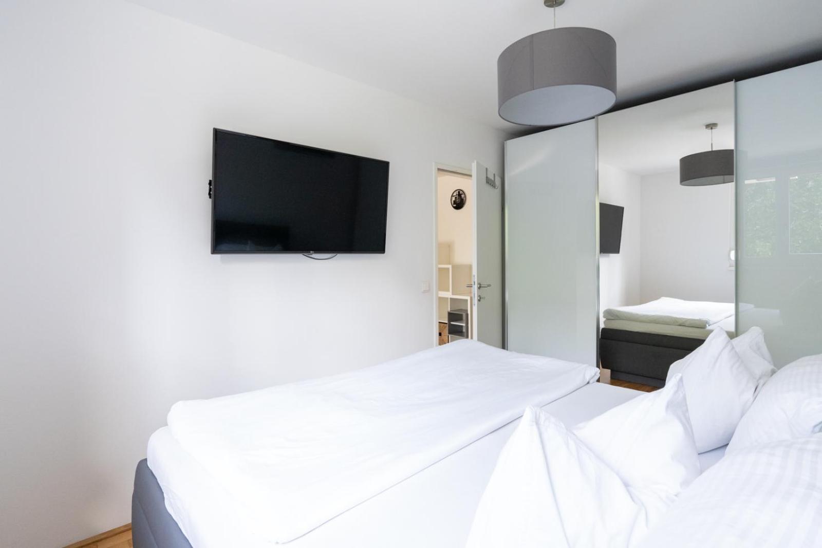 Apartment Near Gorgeous With A Balcony *
