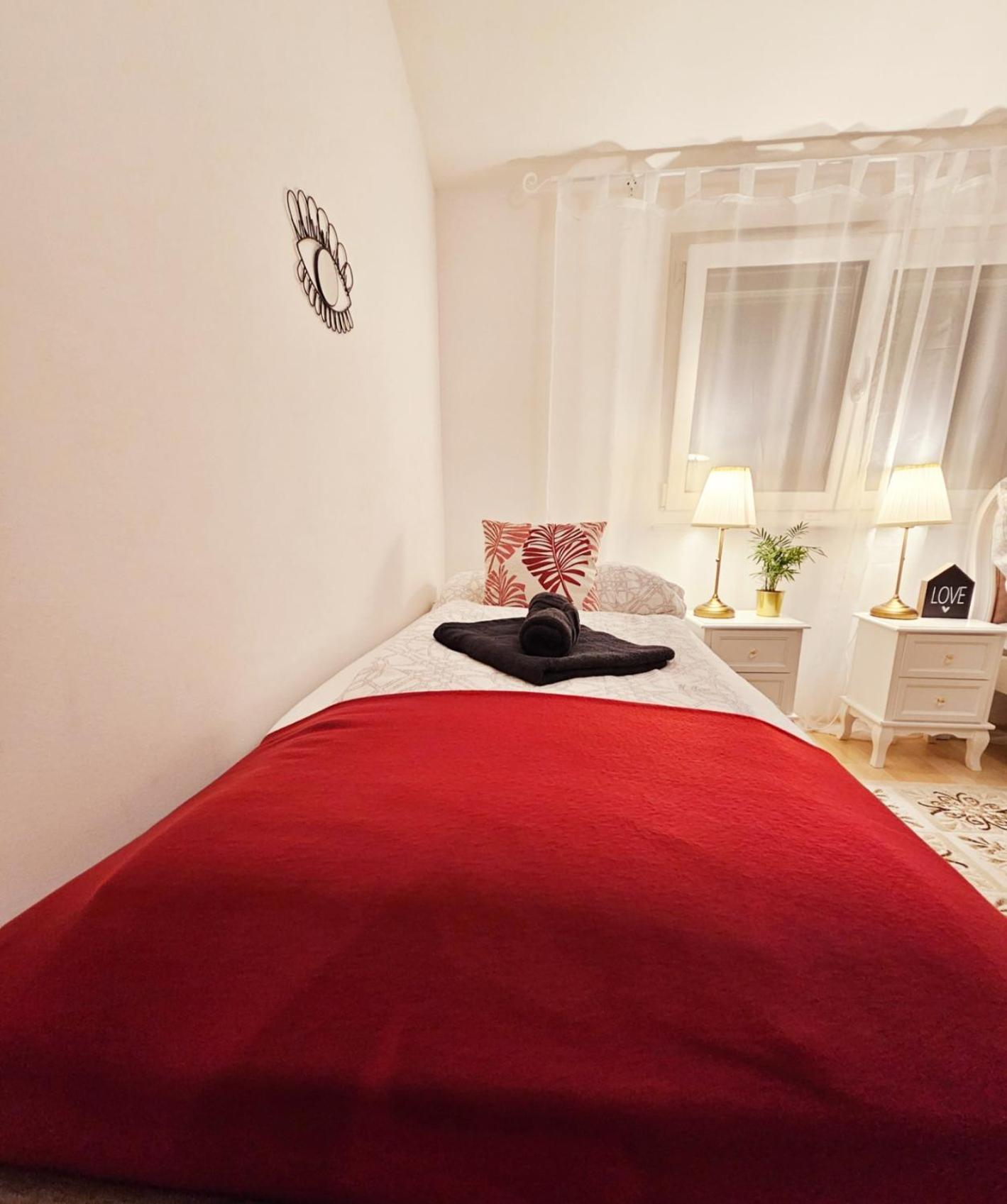 With Pool - Big Garden - Barbecue - Free Parking Villa *