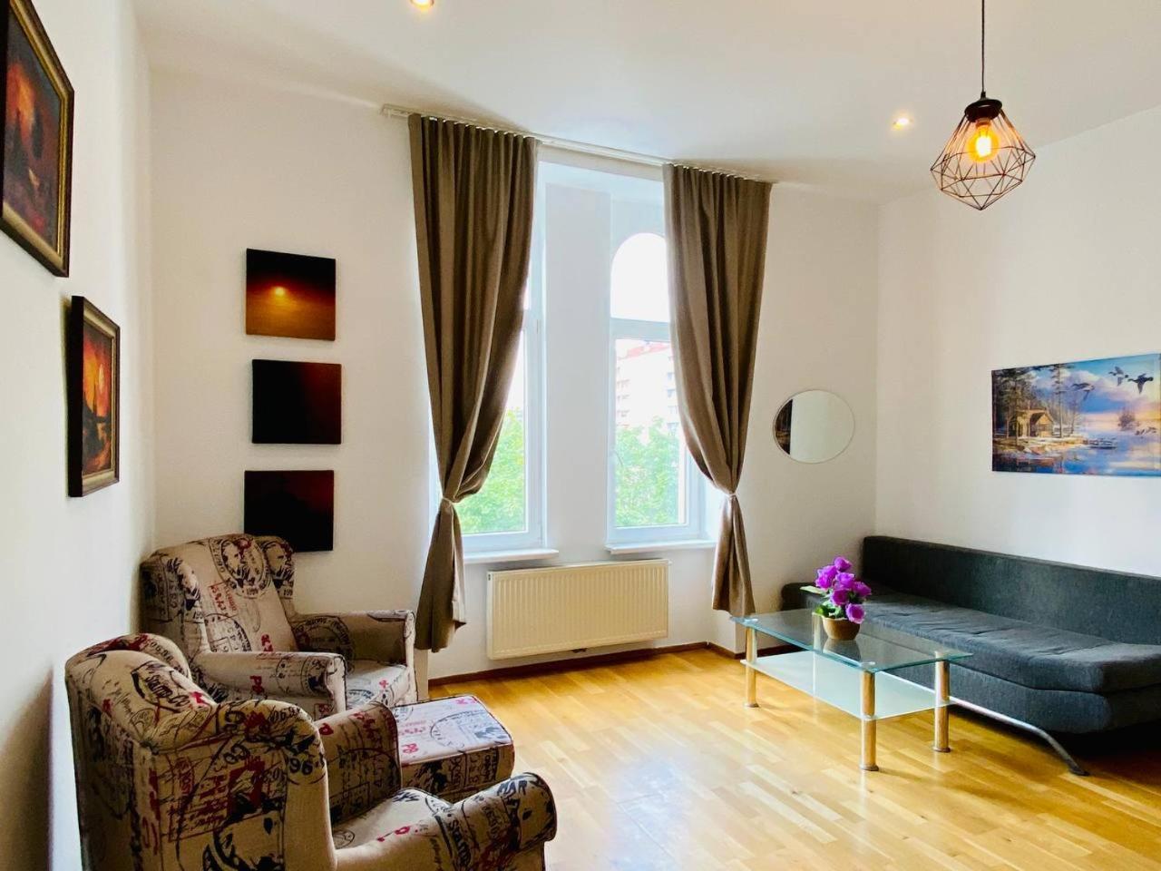 Privatunterkunft Cozy In Brigittenau Area Mm23