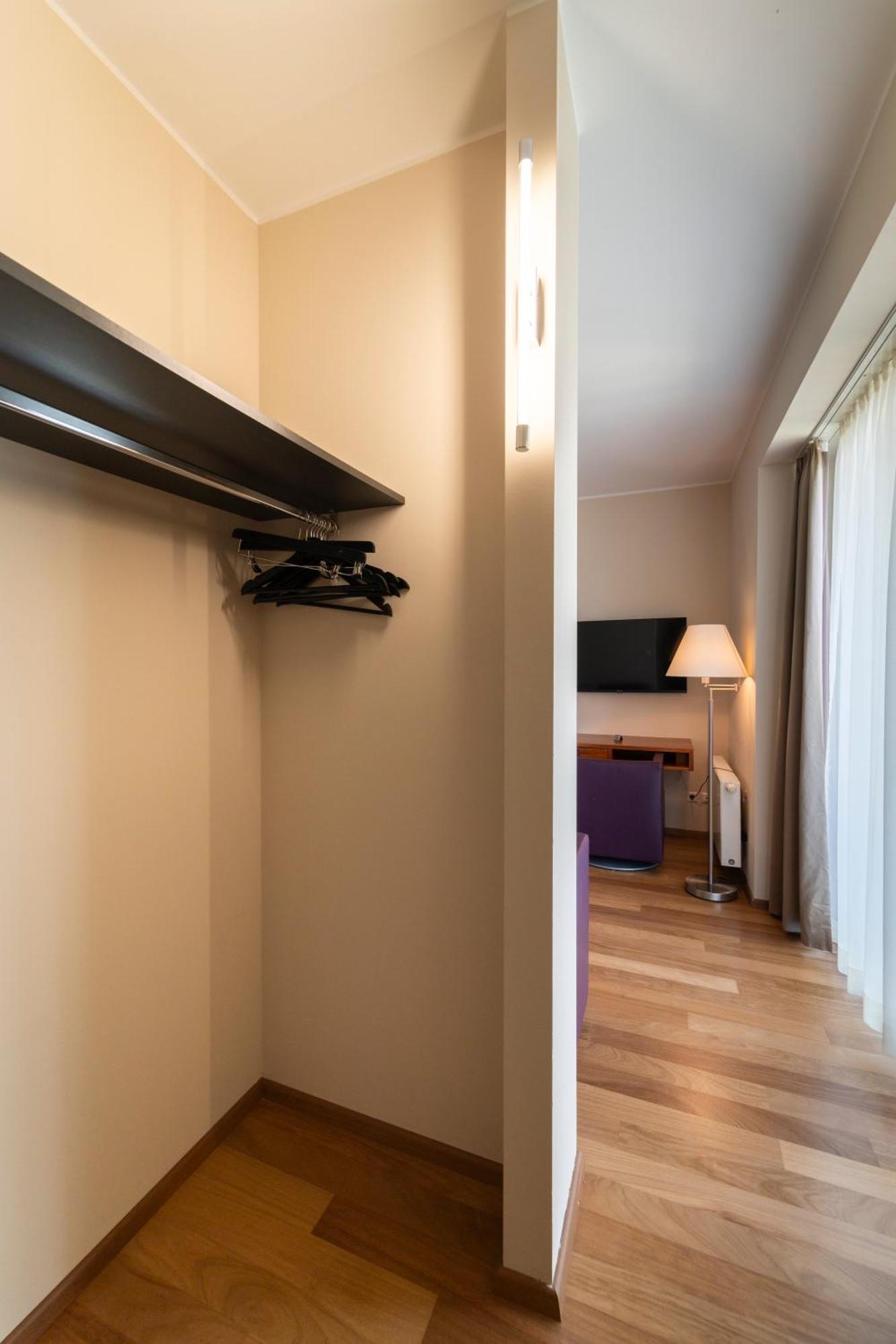 Pakat Hotel Viena