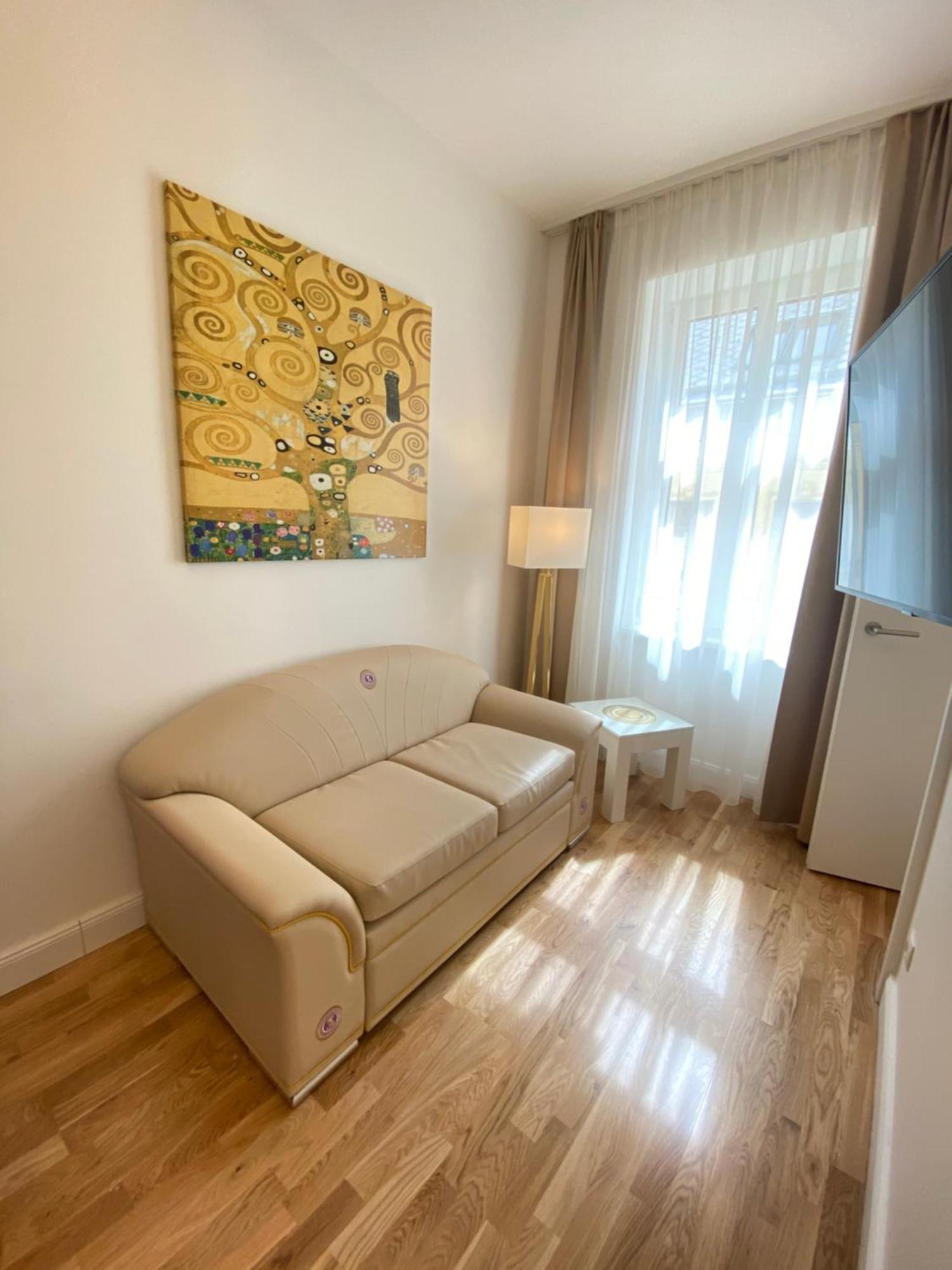 Apartment Steiner Residences Nestroyplatz Vienna
