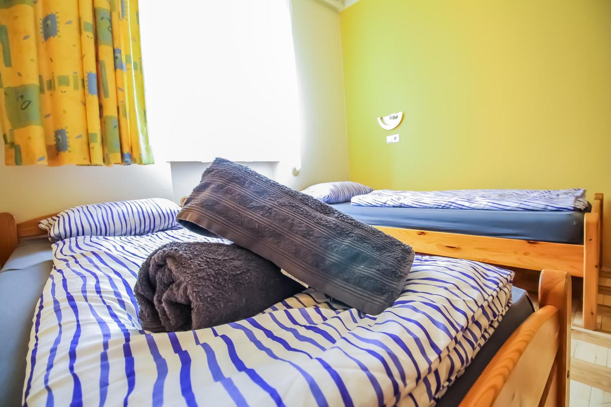 Double In Hutteldorfer Strasse Area Homestay *