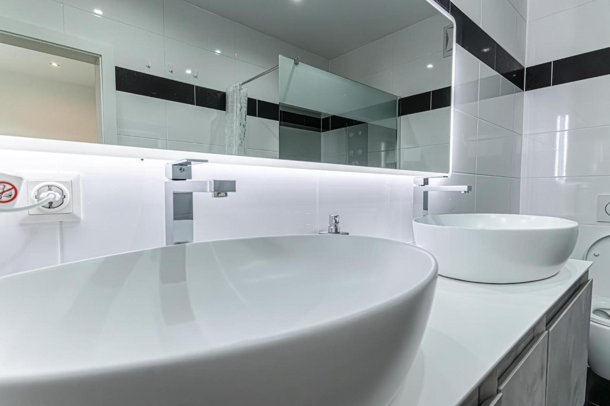 Luxury 6br-4ba With Private Pool & Sauna - Pets Allowed Wien