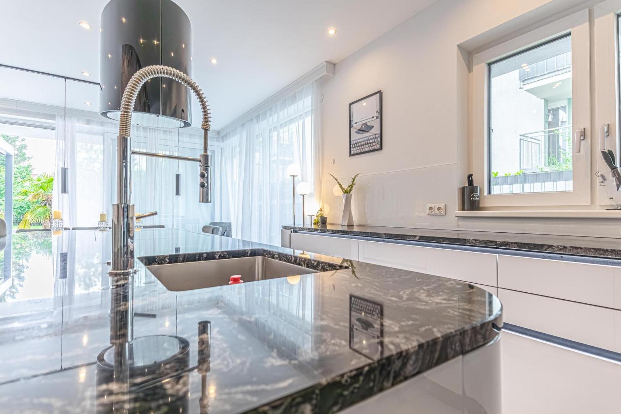 Luxury 6br-4ba With Private Pool & Sauna - Pets Allowed Wien