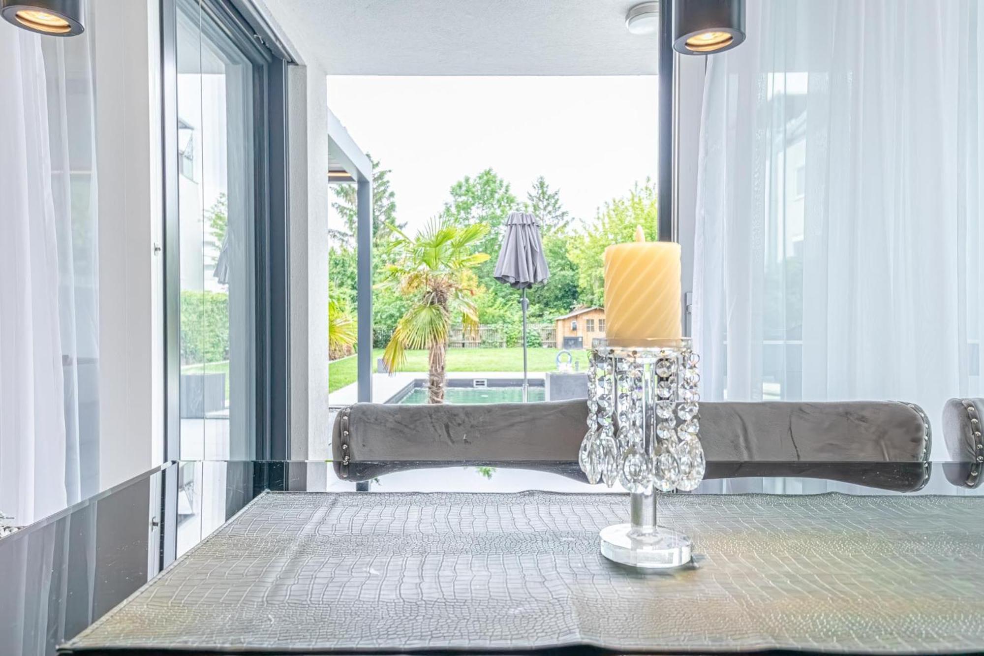 Luxury 6br-4ba With Private Pool & Sauna - Pets Allowed