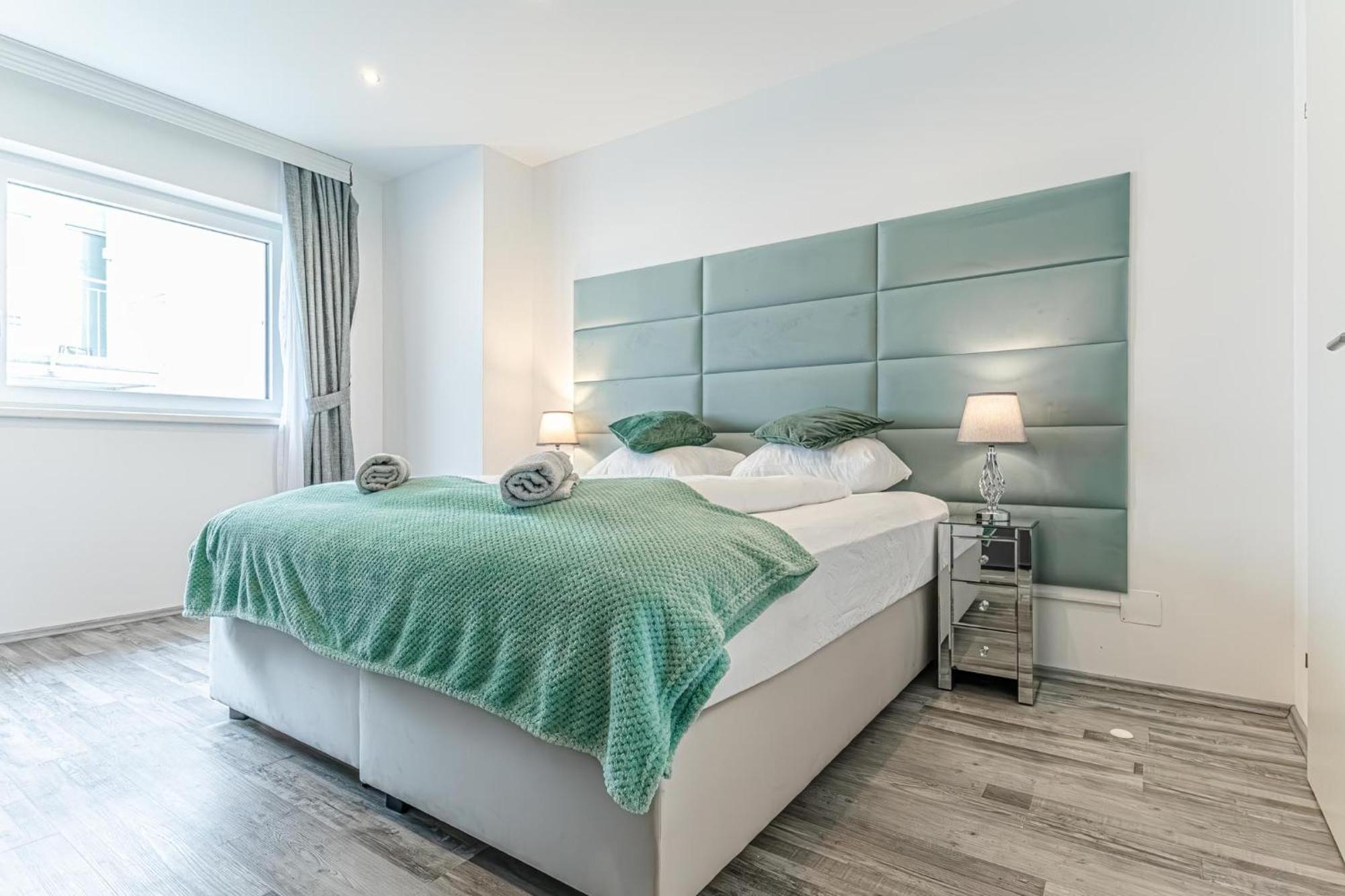 Villa Luxury 6br-4ba With Private Pool & Sauna - Pets Allowed *