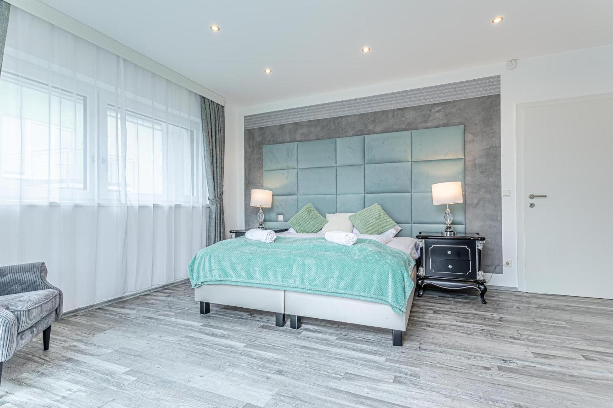 Villa Luxury 6br-4ba With Private Pool & Sauna - Pets Allowed Wien