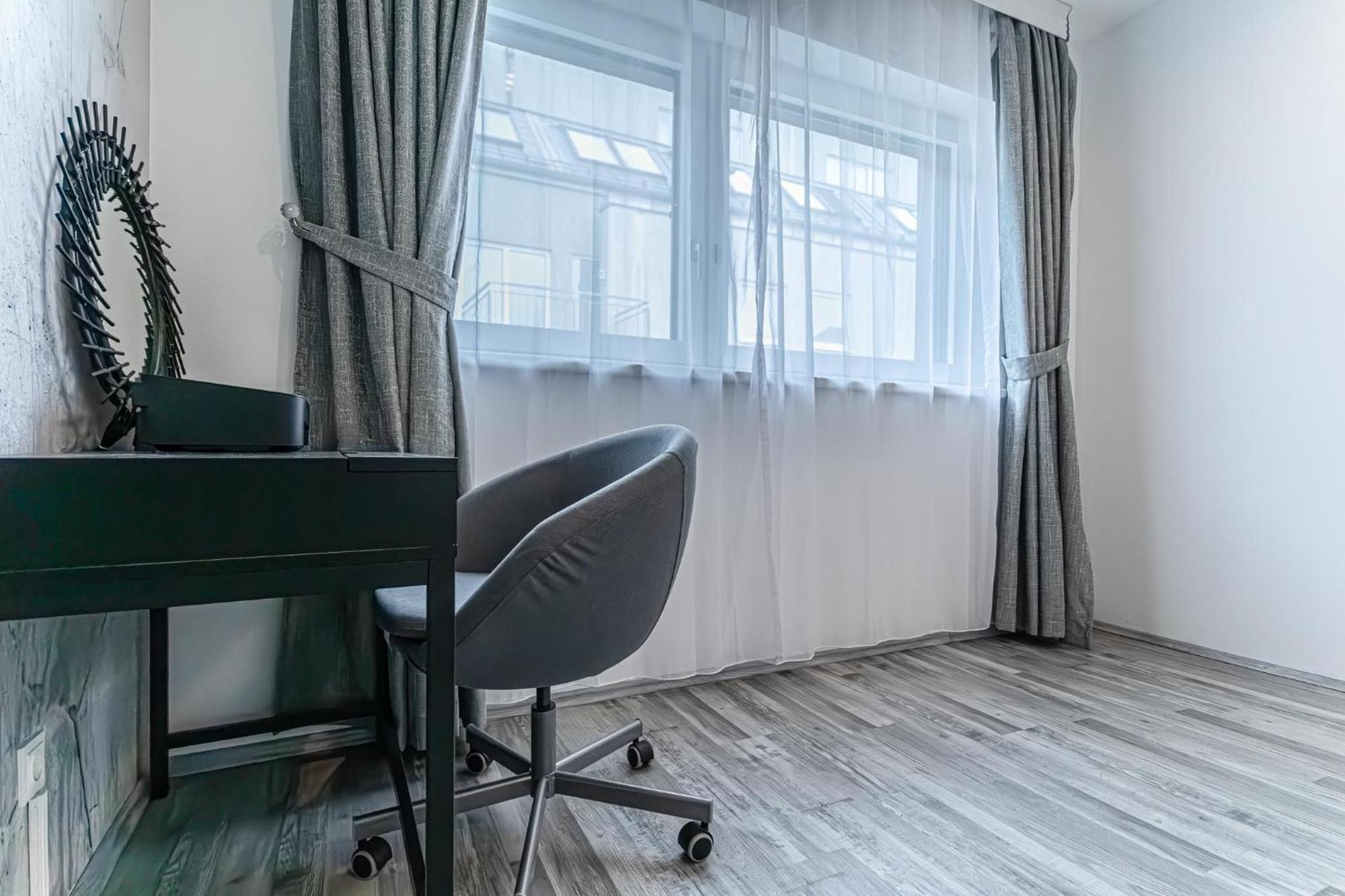 Luxury 6br-4ba With Private Pool & Sauna - Pets Allowed Villa *