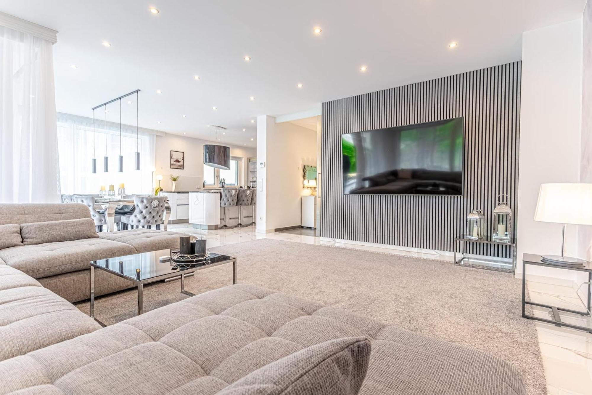 Luxury 6br-4ba With Private Pool & Sauna - Pets Allowed Villa