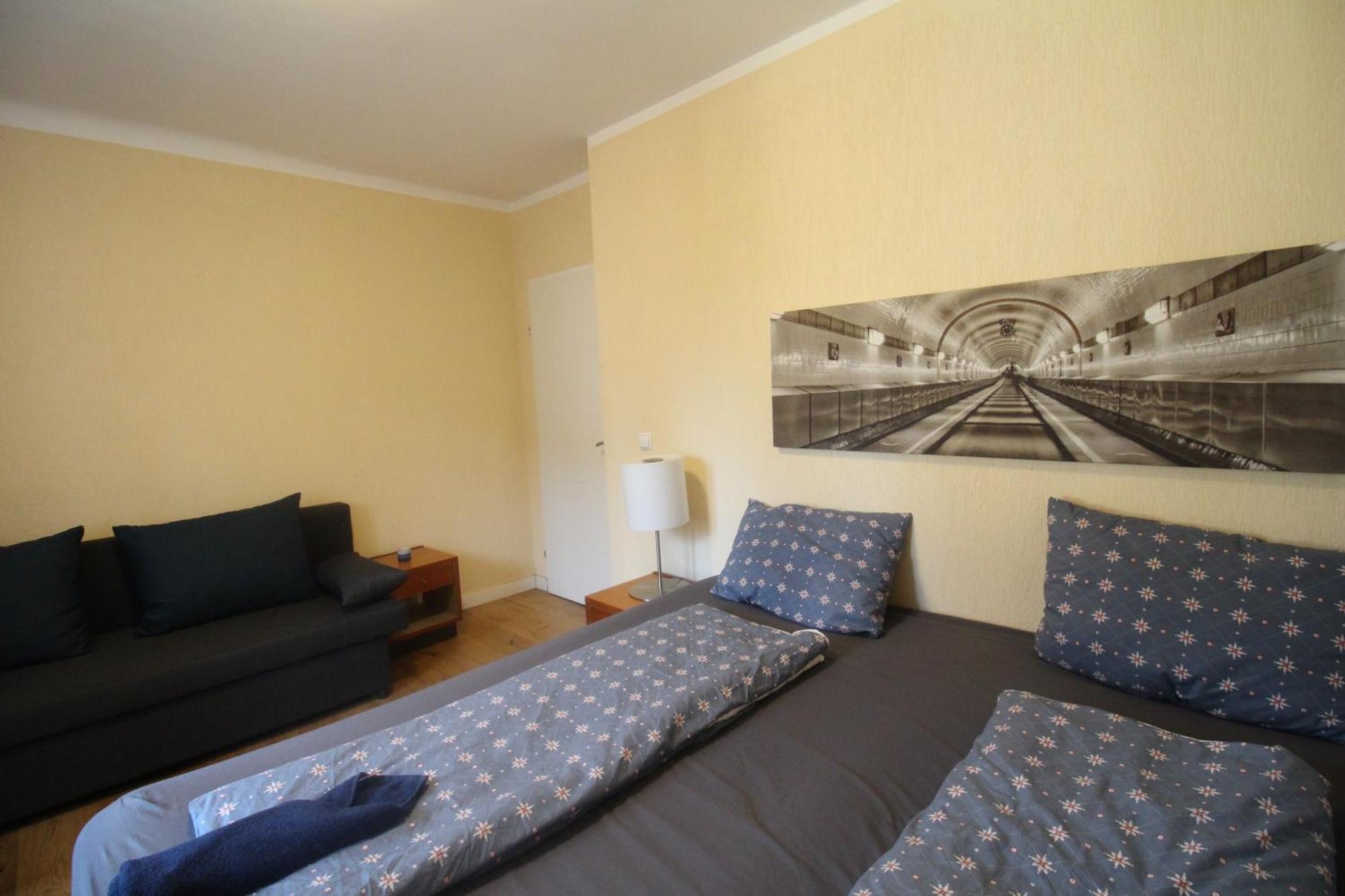 Quad In Floridsdorf Area Homestay