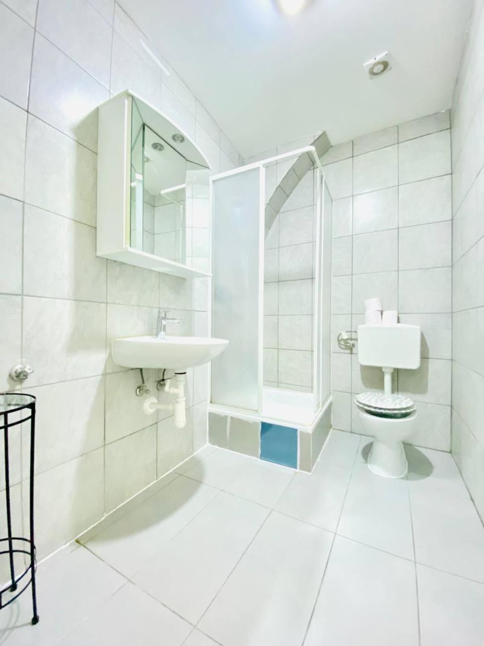 Comfortable In The 23rd District Of Fr3 Privatunterkunft Wien