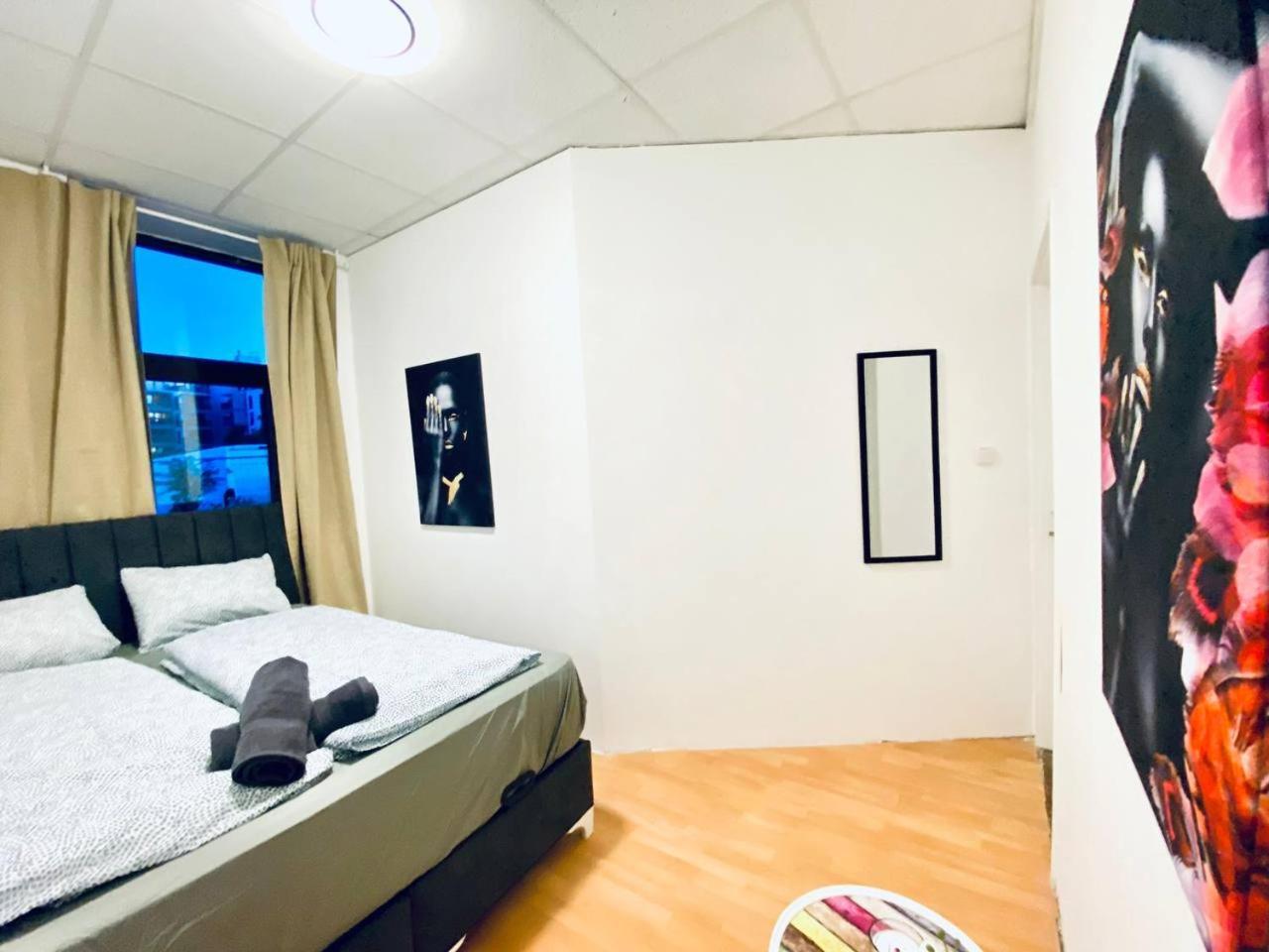 Privatunterkunft Comfortable In The 23rd District Of Fr3 *