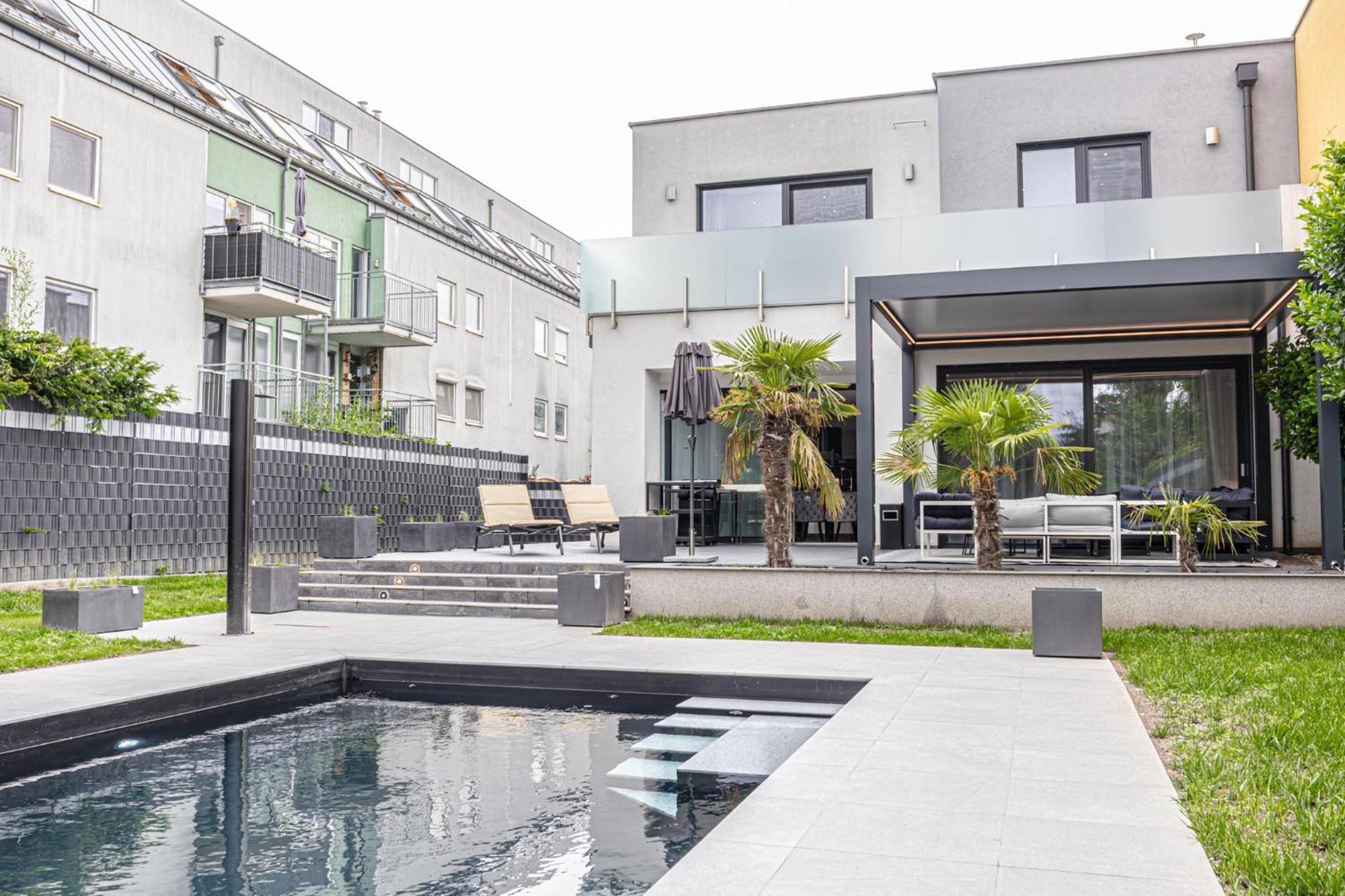 Luxury 6br-4ba With Private Pool & Sauna - Pets Allowed Villa