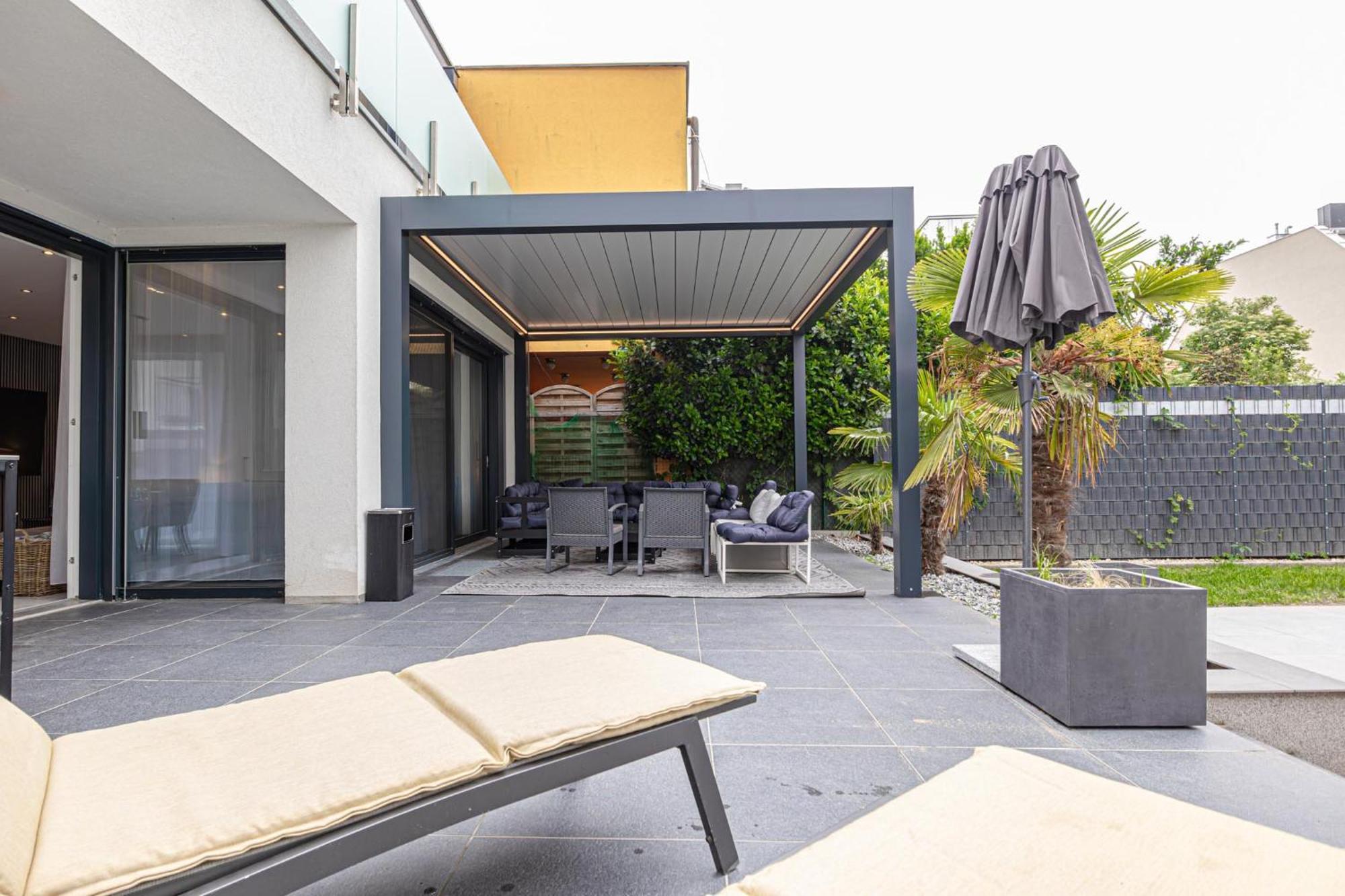 Luxury 6br-4ba With Private Pool & Sauna - Pets Allowed *