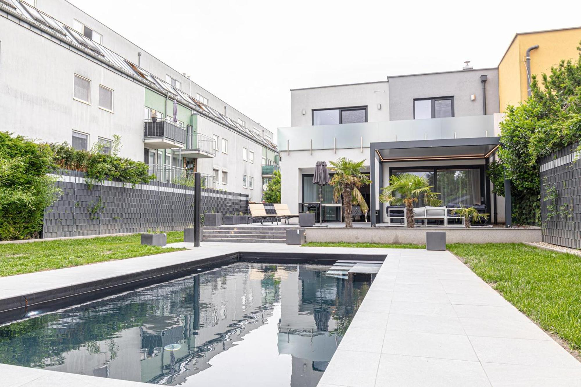 Luxury 6br-4ba With Private Pool & Sauna - Pets Allowed Villa