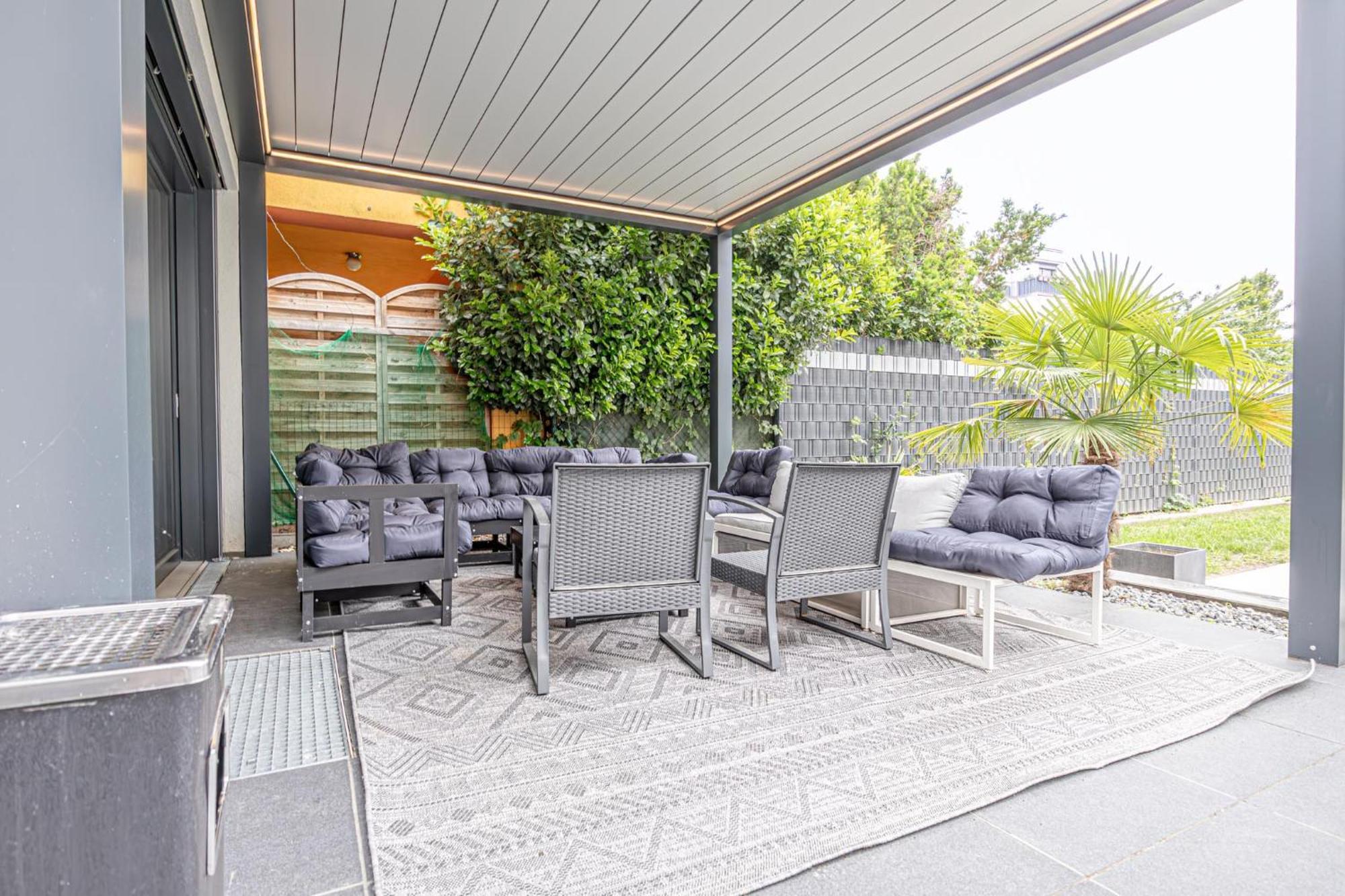 Villa Luxury 6br-4ba With Private Pool & Sauna - Pets Allowed *