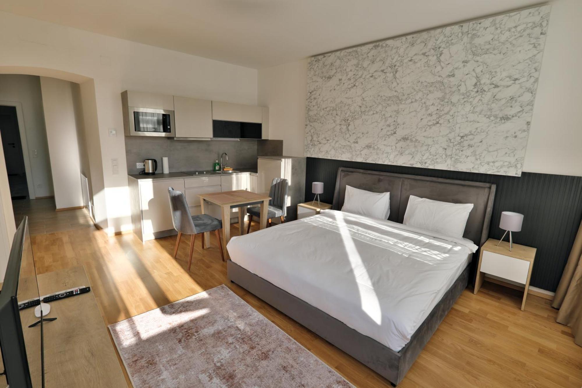 Lotus Apartment *