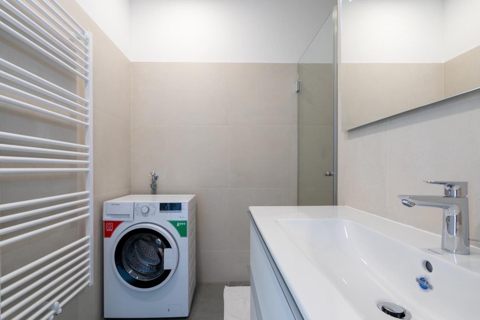 Luxurious 70 M2 With Balcony & Air Conditioning *