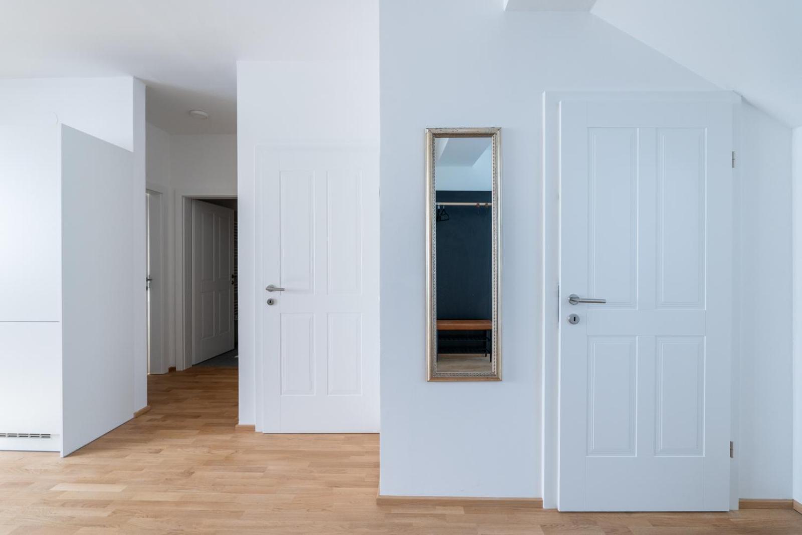 Luxurious 70 M2 With Balcony & Air Conditioning * Wien