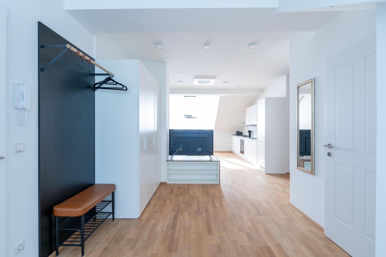 Luxurious 70 M2 With Balcony & Air Conditioning Apartment *