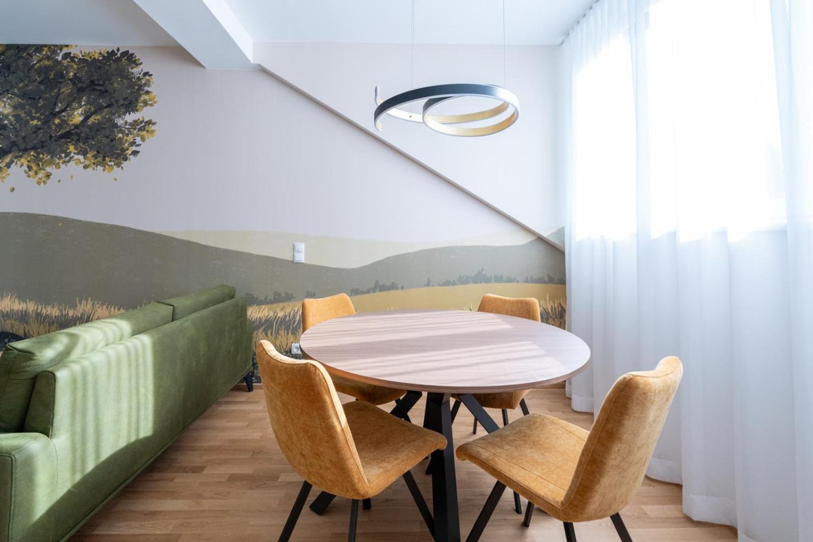 Luxurious 70 M2 With Balcony & Air Conditioning * Wien