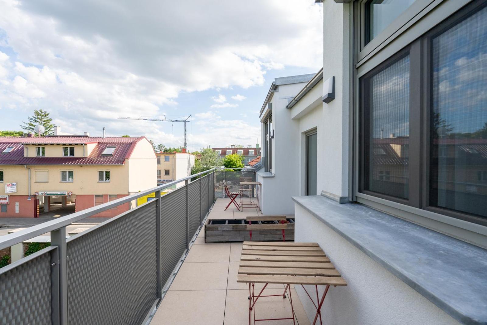 Luxurious 70 M2 With Balcony & Air Conditioning Apartment *