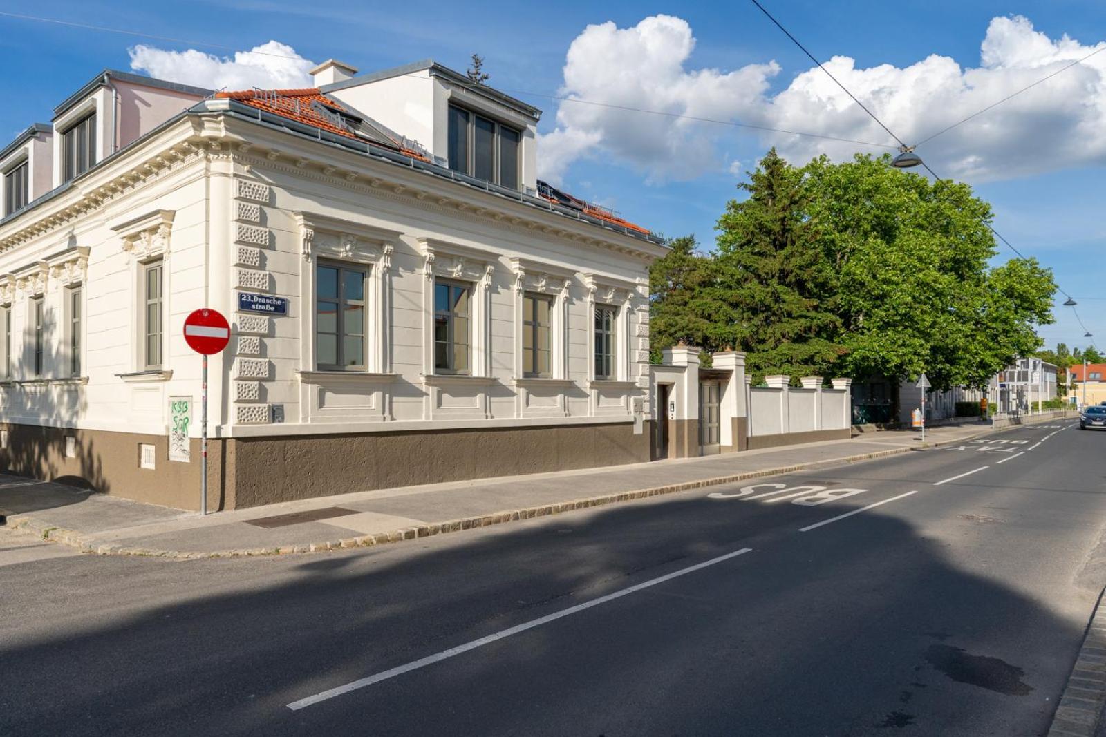 Luxurious 70 M2 With Balcony & Air Conditioning Apartment Wien