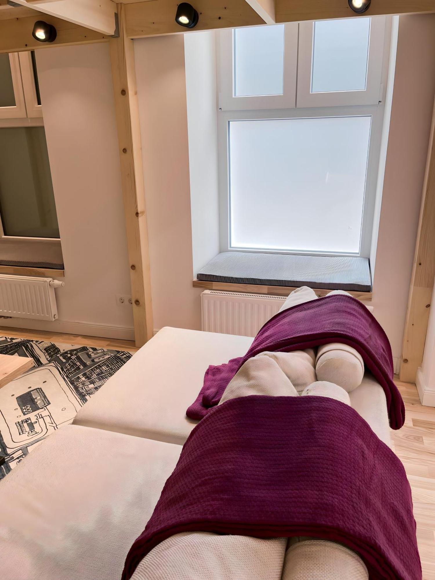 Newly Renovated Boutique Apartment *