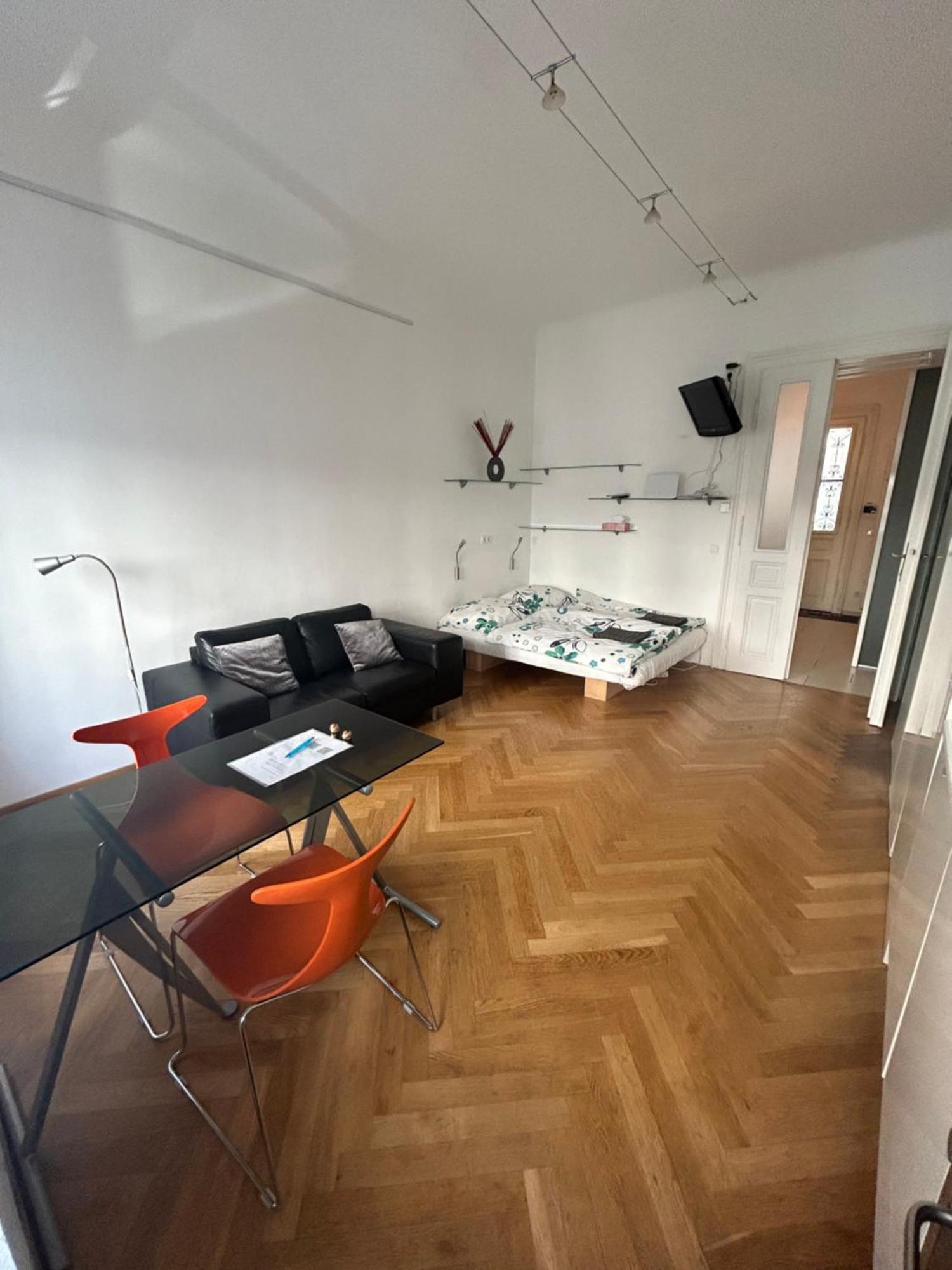 Designer In Location * Vienna