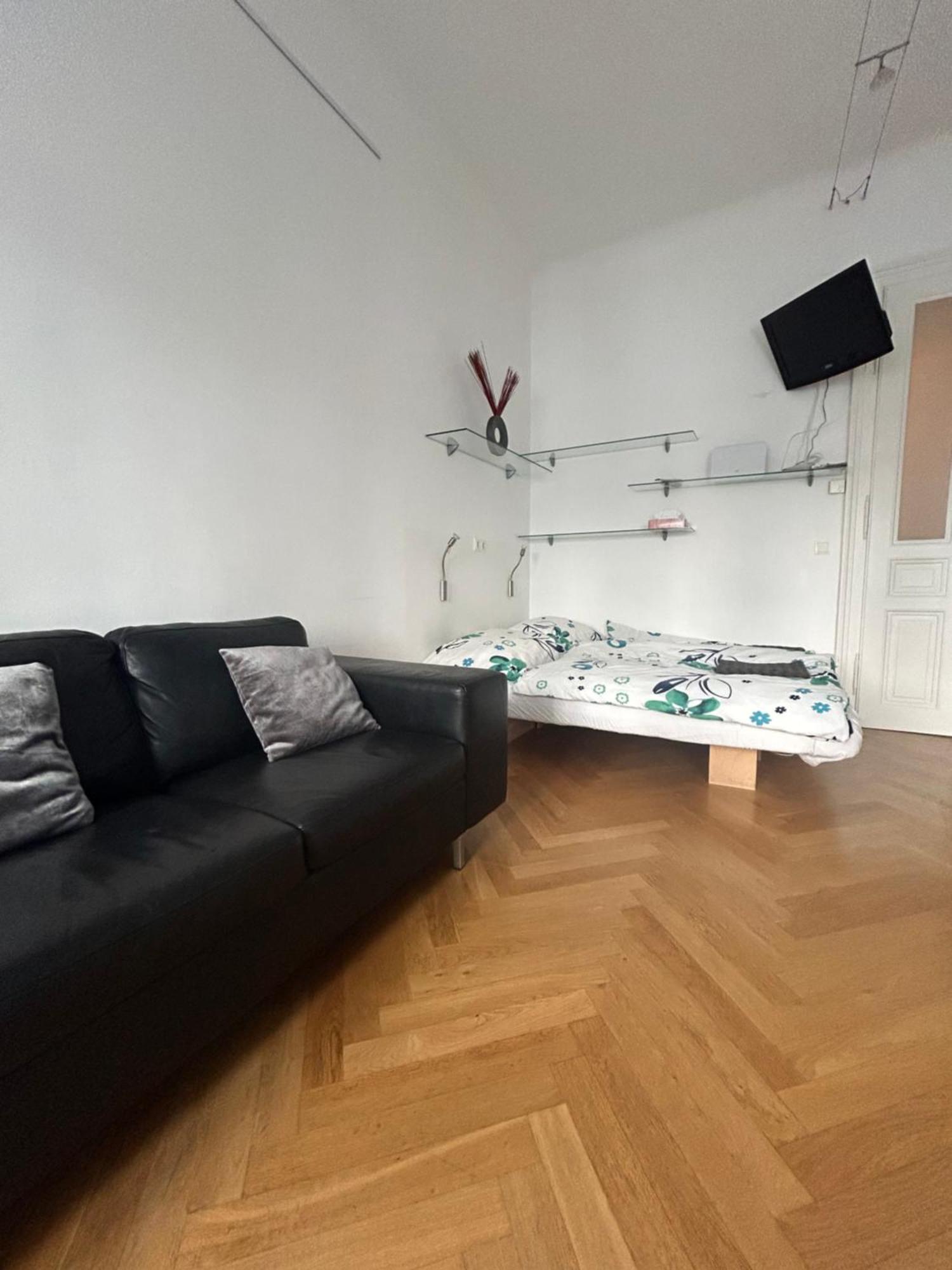 Designer In Location * Vienna