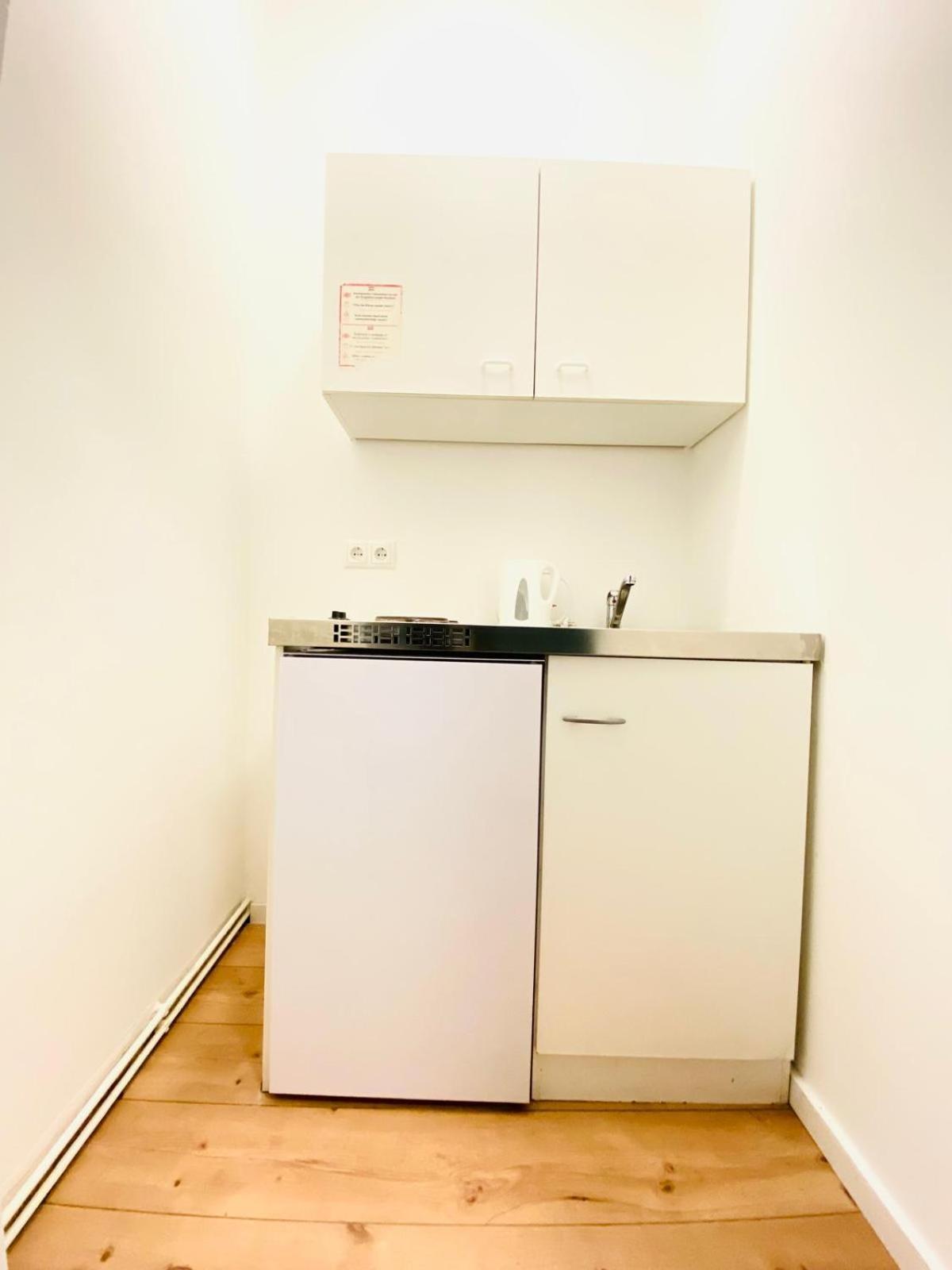 8 Fully Equipped Studio Shared Apt W Terrace Margareten Apartment