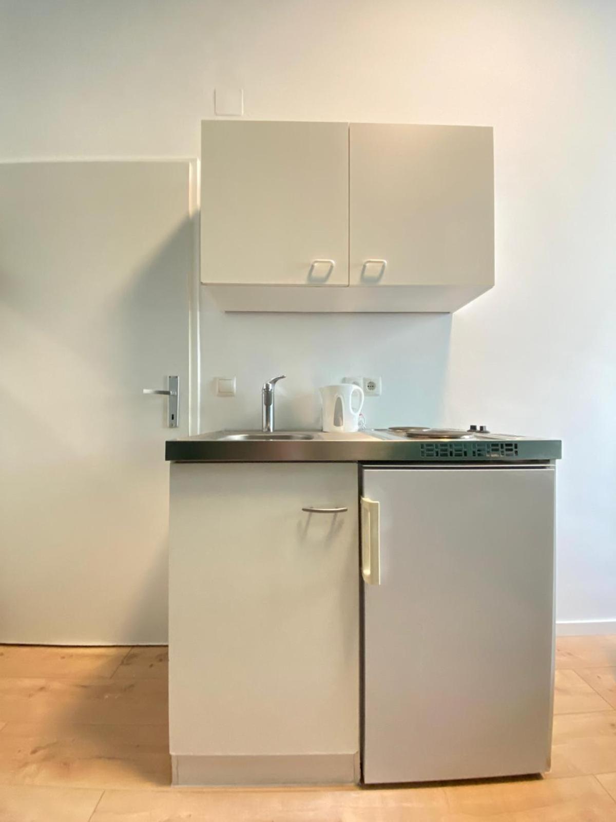 8 Fully Equipped Studio Shared Apt W Terrace Margareten