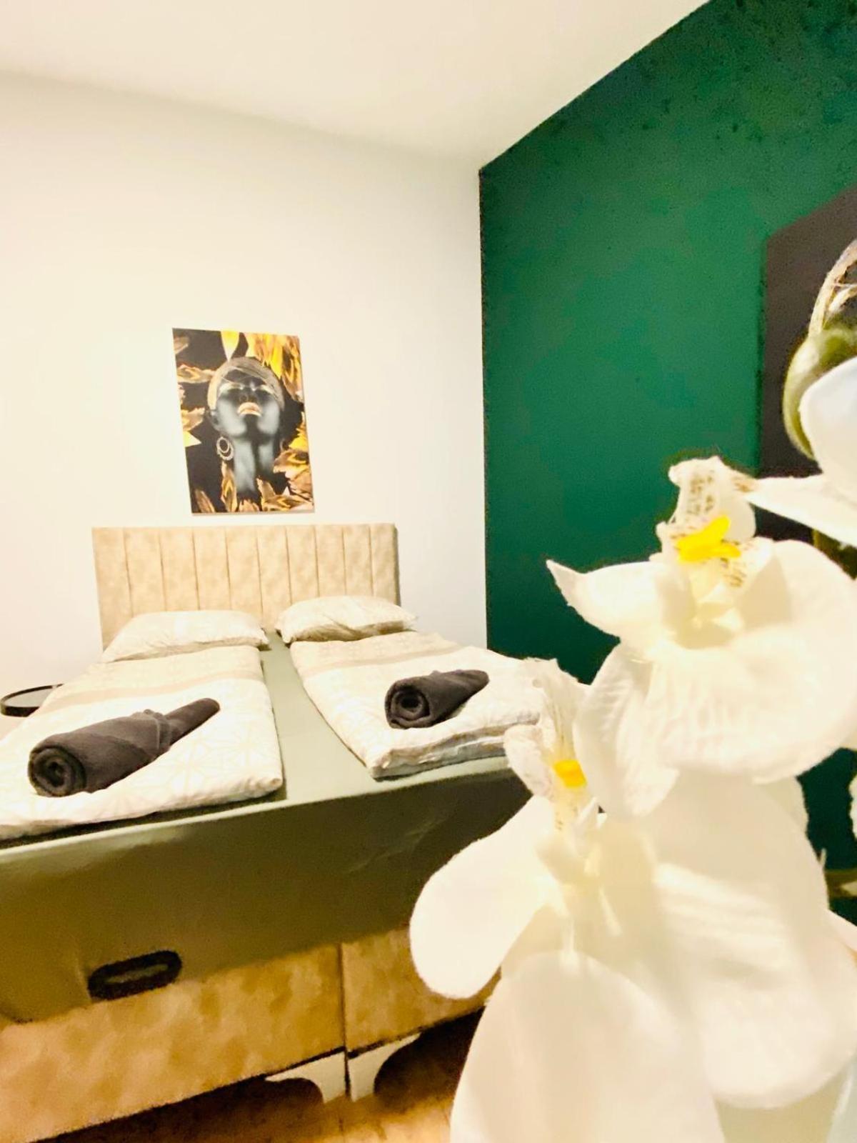 8 Fully Equipped Studio Shared Apt W Terrace Margareten * Vienna